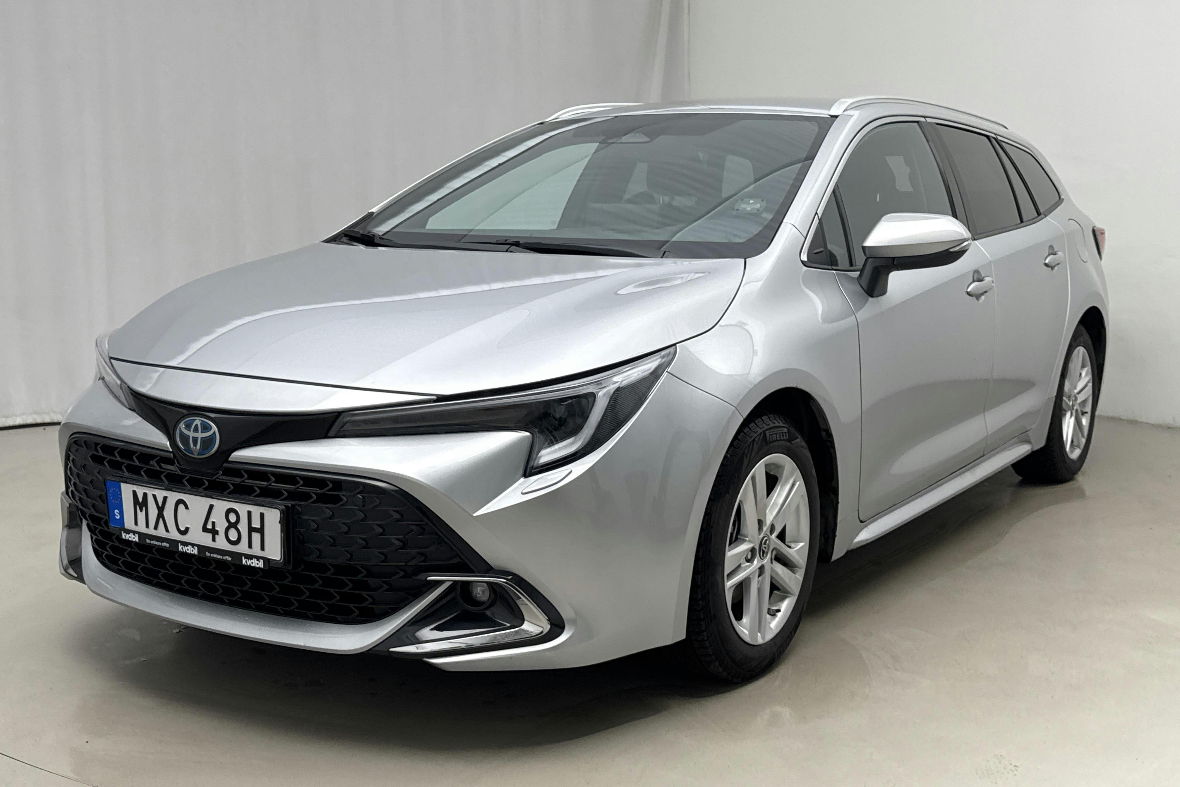 Toyota Corolla 1.8 Hybrid Touring Sports (140hk) - 1 538 mil - Automat - silver - 2024