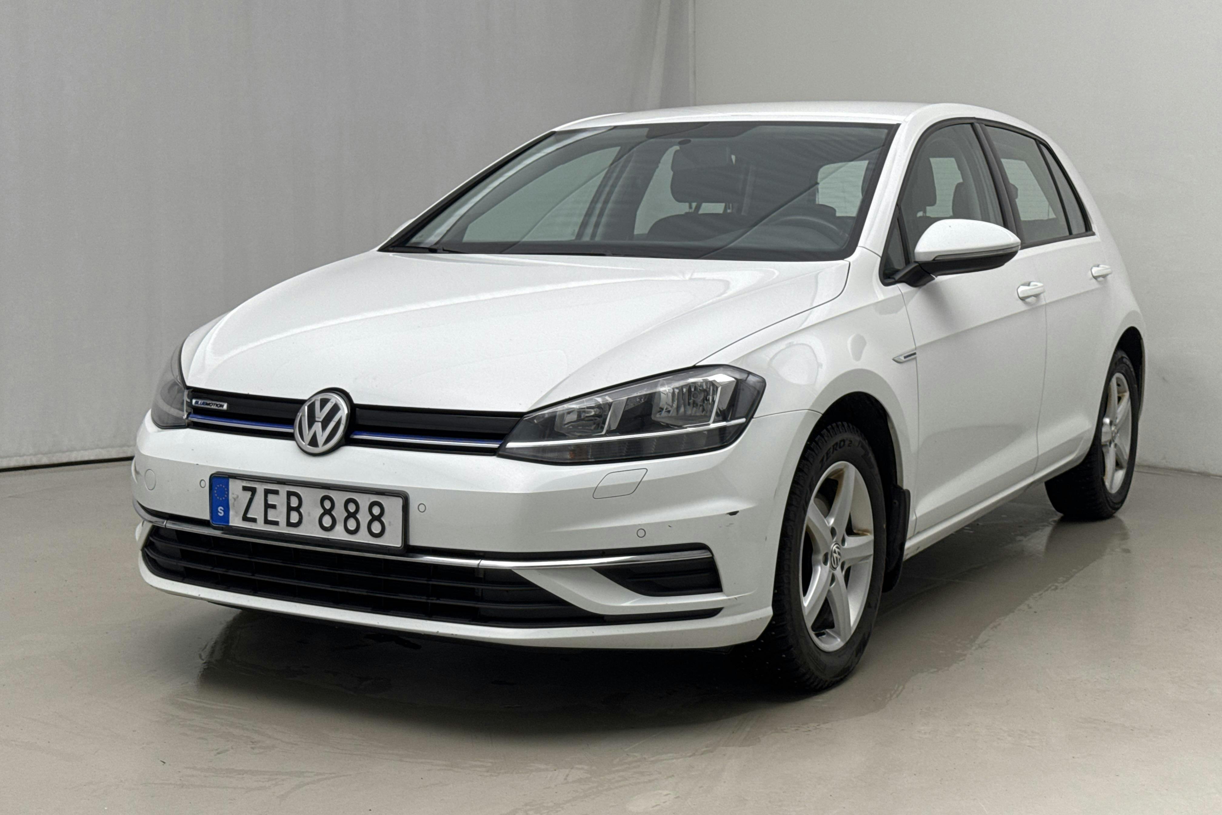 Presentation photo 1 of 17: VW Golf VII 1.4 TGI 5dr (110hk) - 107 670 km - Manual - white - 2018