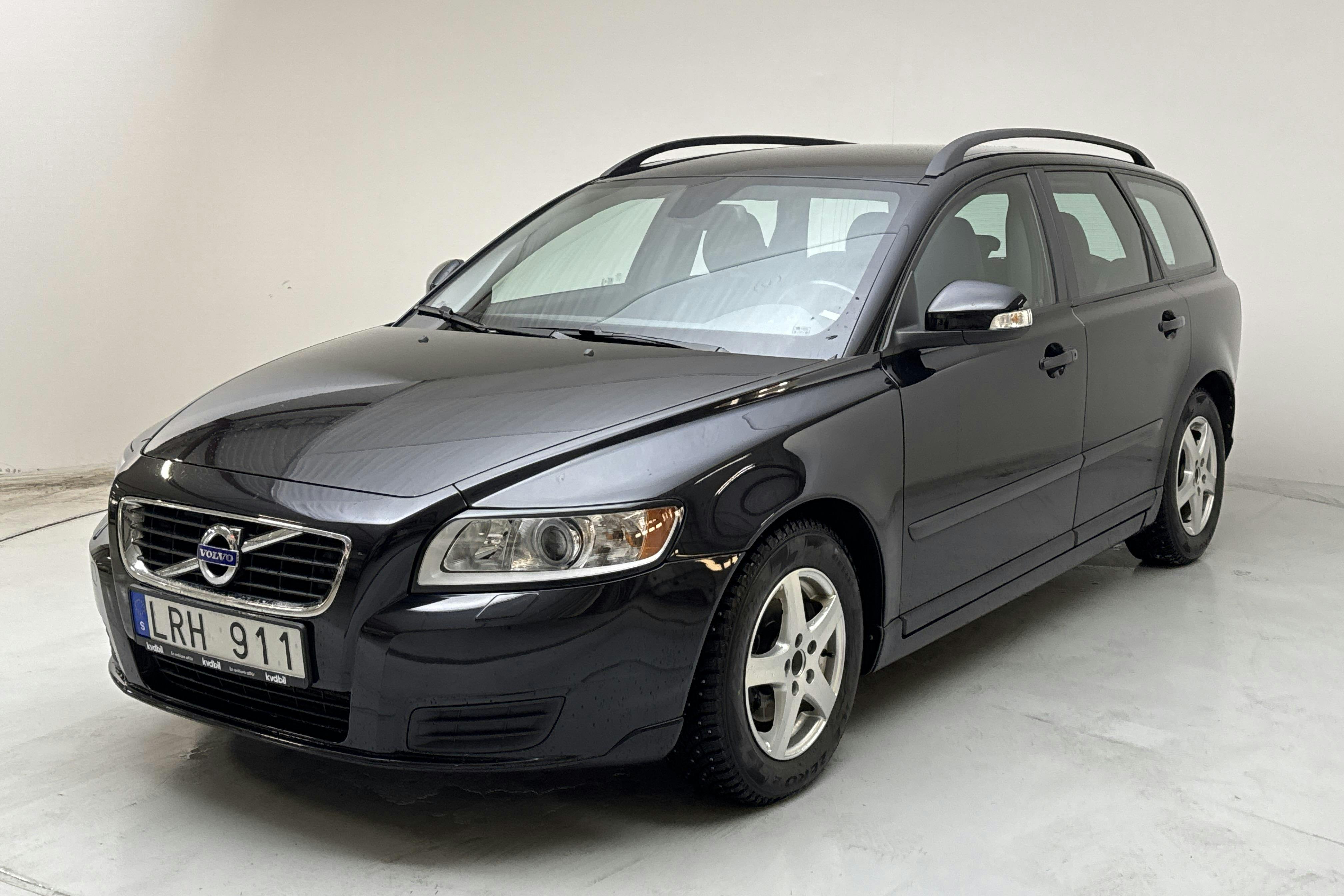 Presentation photo 1 of 16: Volvo V50 D2 (115hk) - 78 340 km - Manual - black - 2011