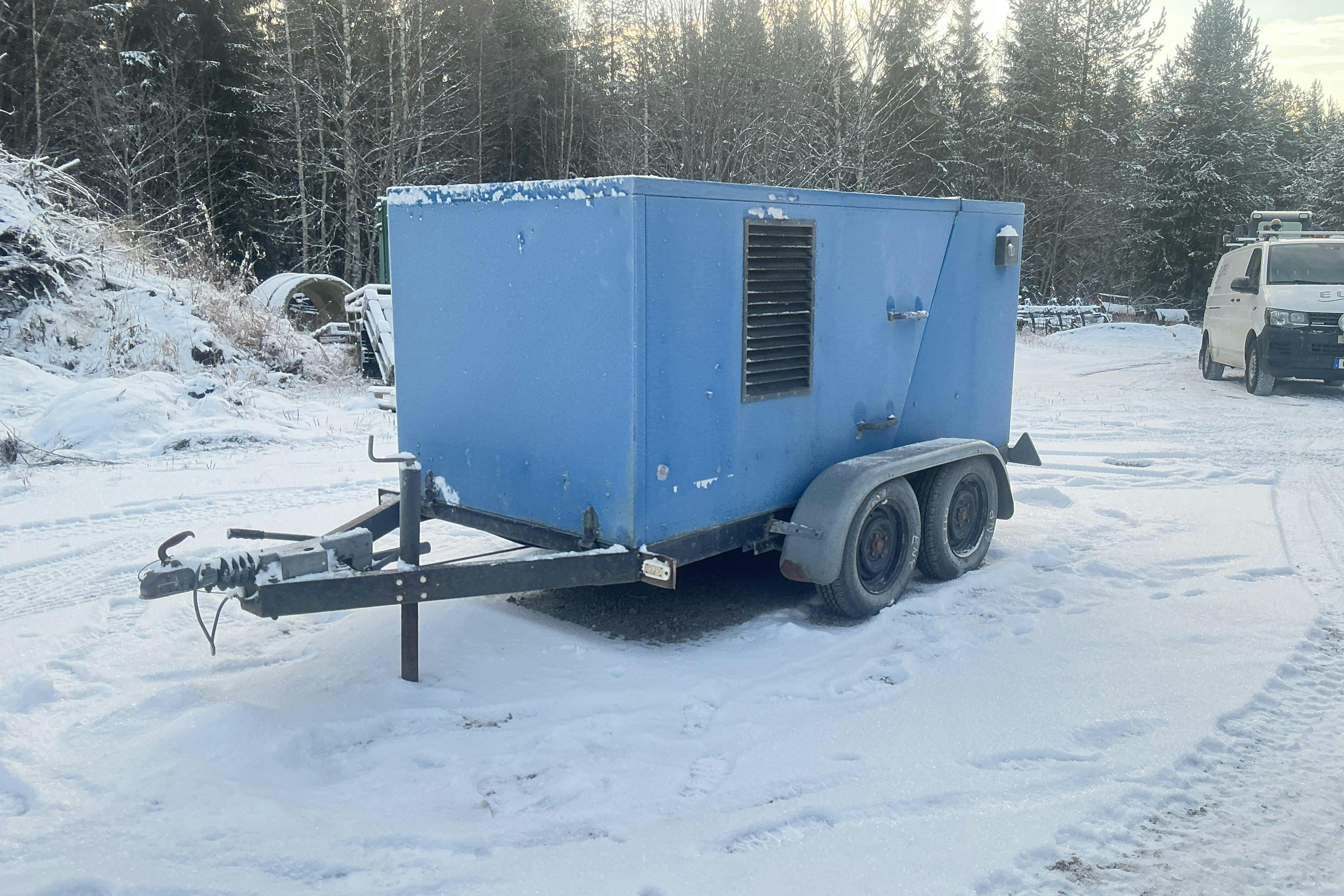 Esittelykuva 1 osoitteesta 25: GENETECH Mobilt elverk -  - sininen - 1990