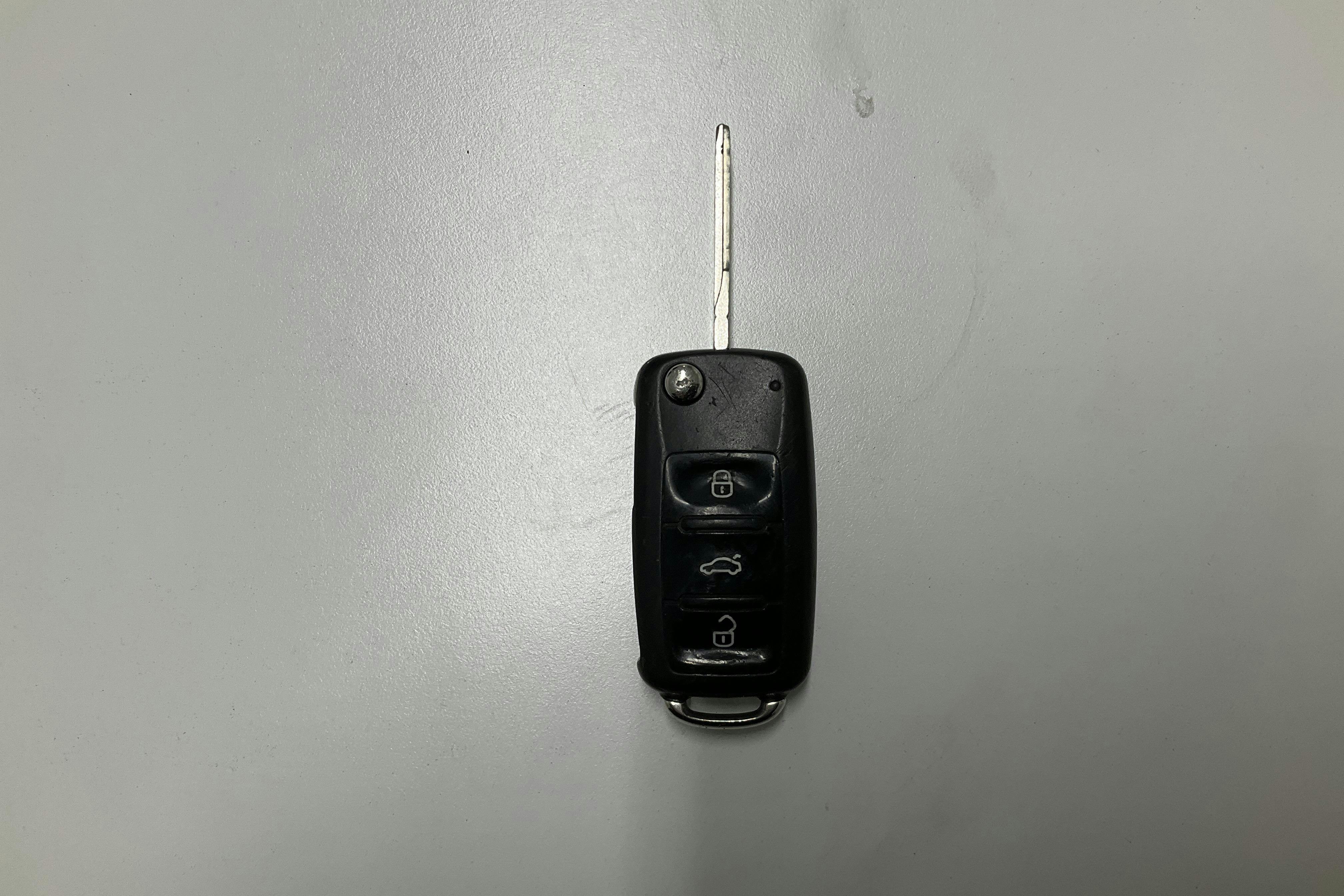 Presentation photo 12 of 12: VW Caddy 1.6 TDI Maxi Skåp (102hk) - 130 110 km - Automatic - white - 2014