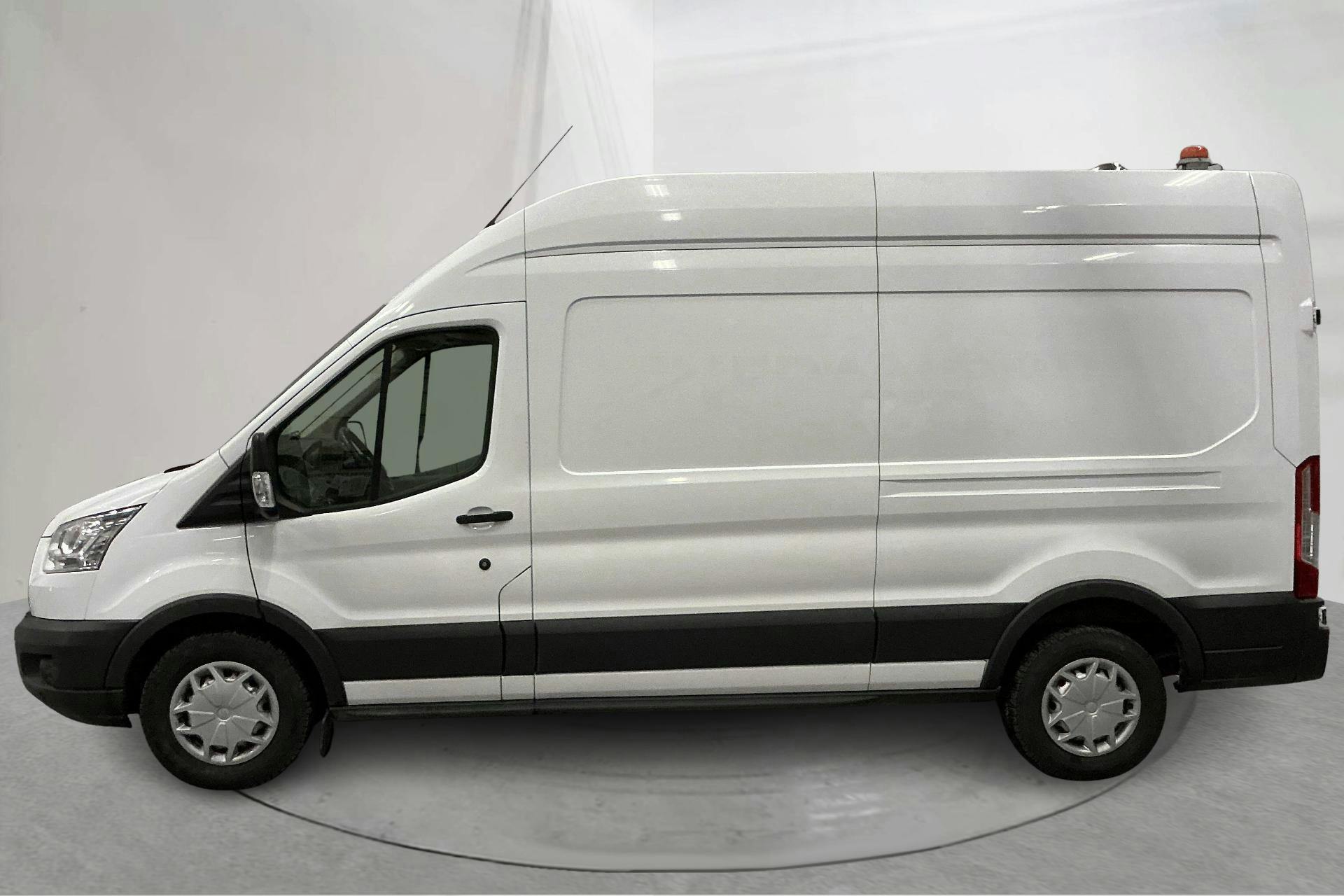 Presentation photo 2 of 15: Ford Transit 350 2.0 TDCi AWD Skåp (130hk) - 163 560 km - Manual - white - 2018