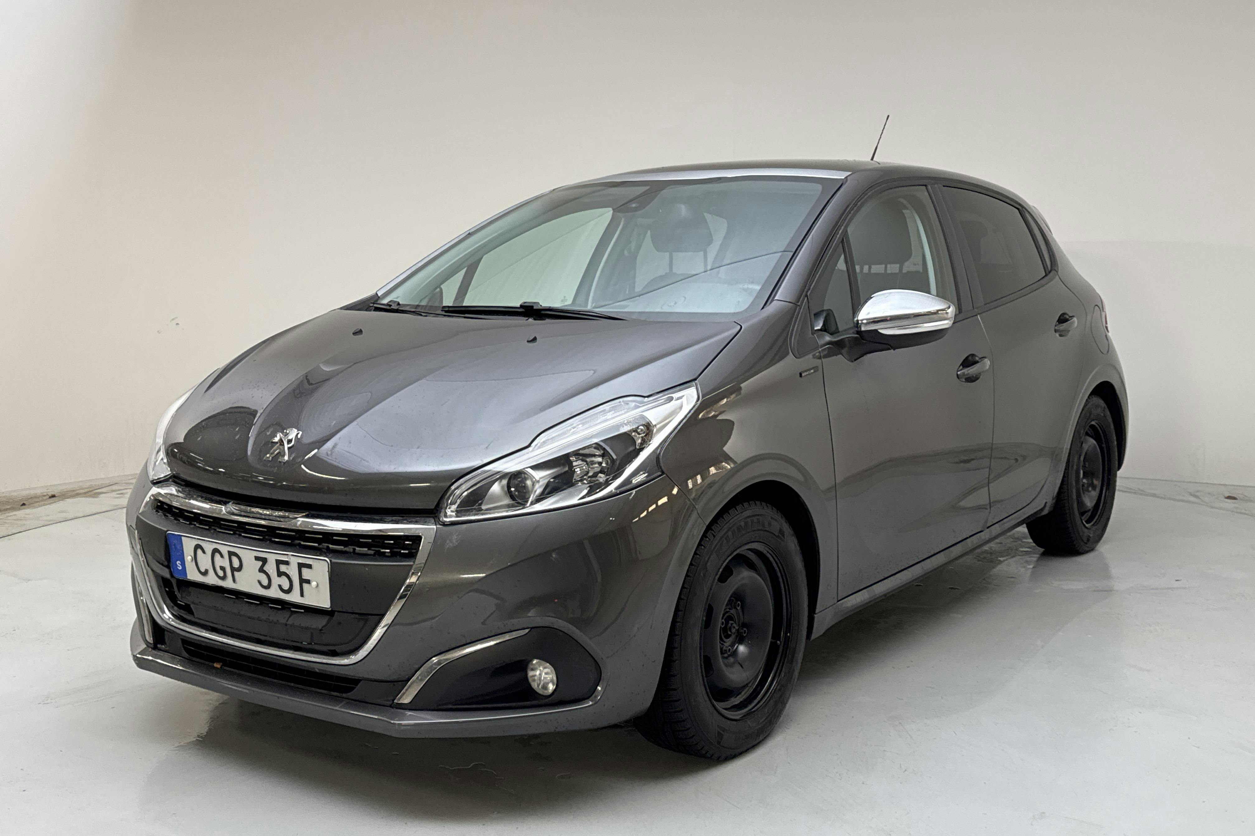 Presentation photo 1 of 13: Peugeot 208 PureTech 5dr (82hk) - 82 490 km - Manual - gray - 2020