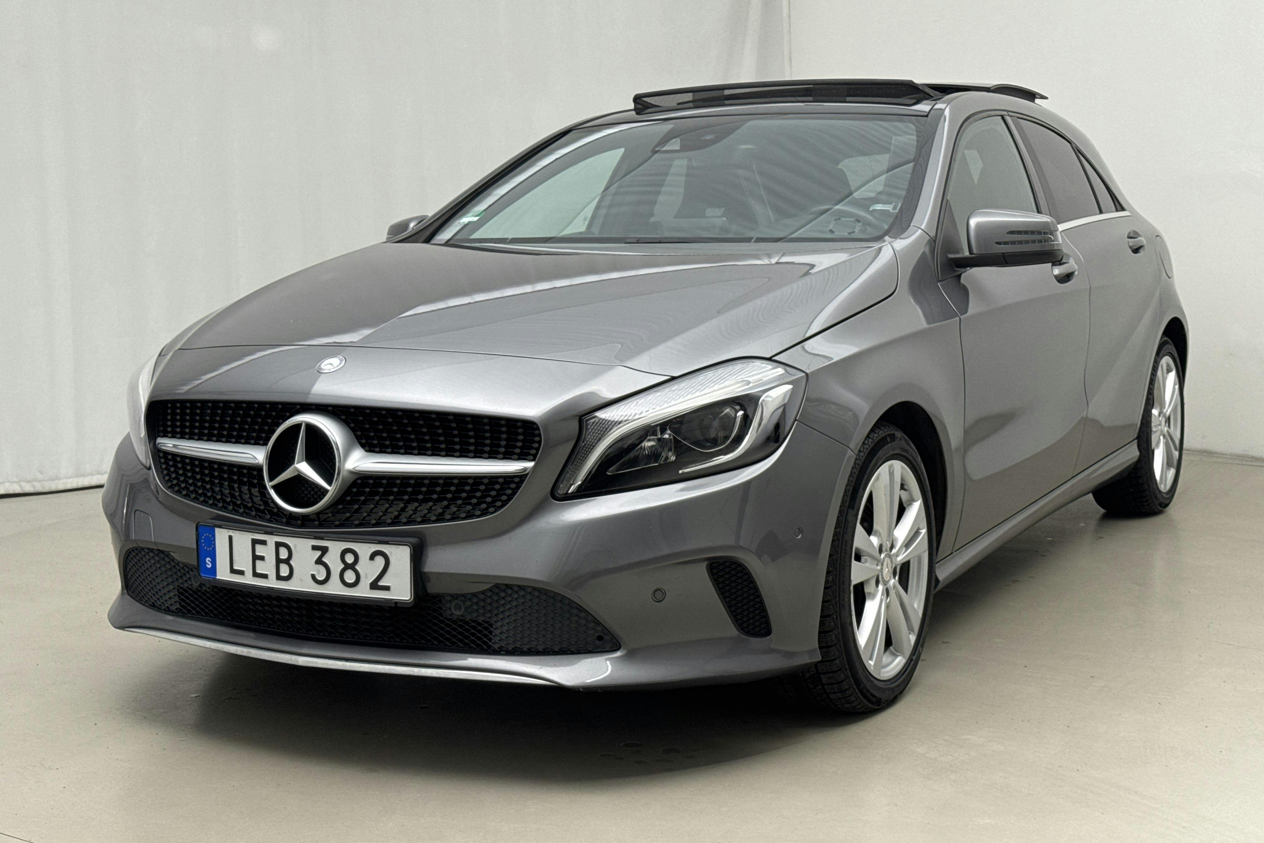 Mercedes A 180 5dr W176 (122hk) - 94 500 km - Automaattinen - Dark Grey - 2016