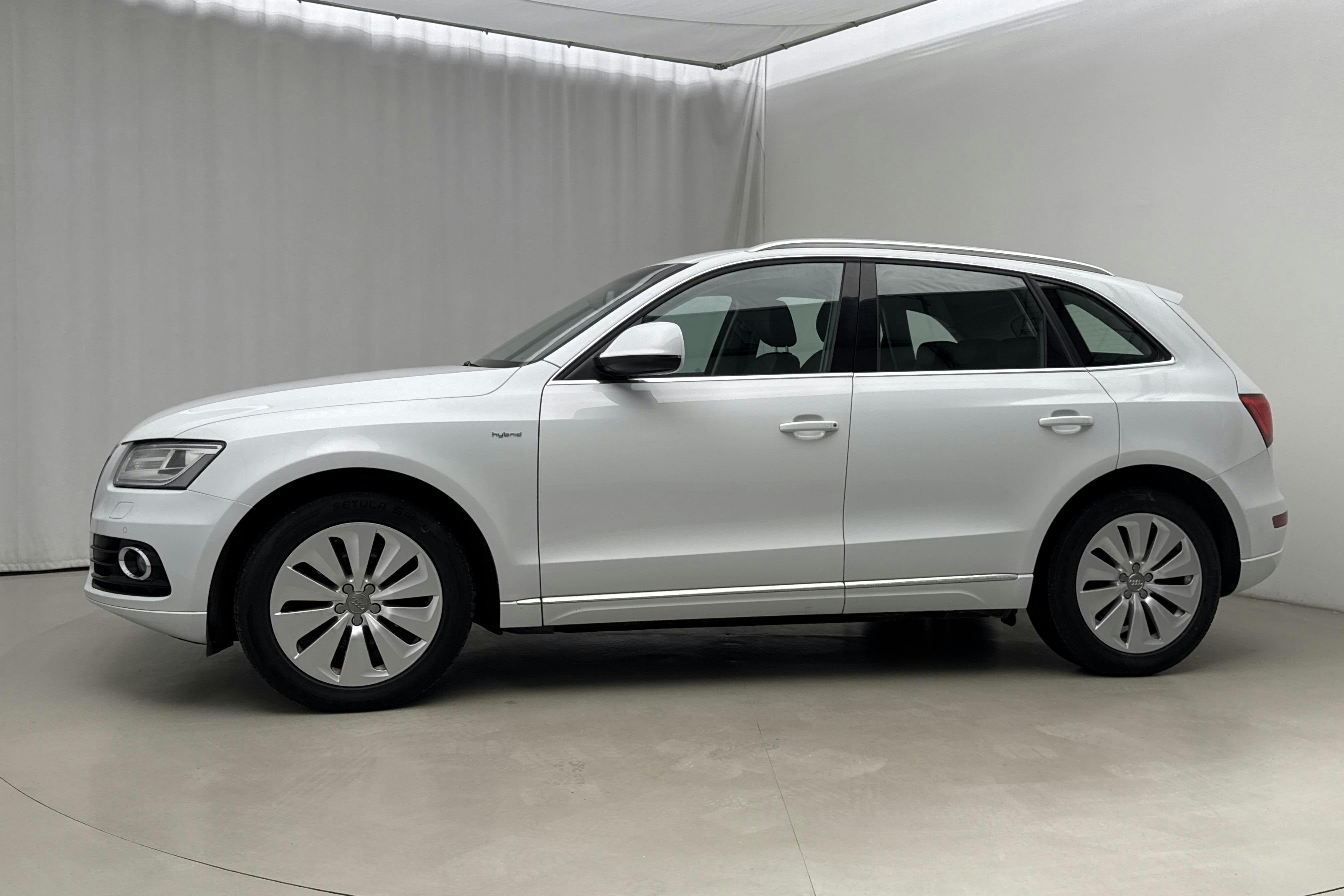 Esitlusfoto 2 aadressil 17: Audi Q5 2.0 TFSI hybrid quattro (245hk) - 146 120 km - Automaatne - valge - 2014