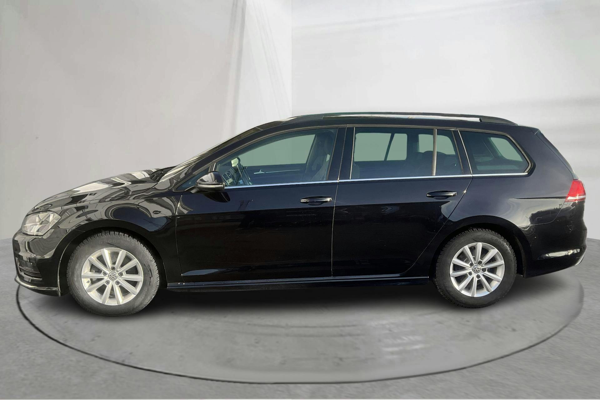 Esitlusfoto 2 aadressil 15: VW Golf VII 1.4 TSI Sportscombi (150hk) - 151 410 km - Käsitsi - must - 2017