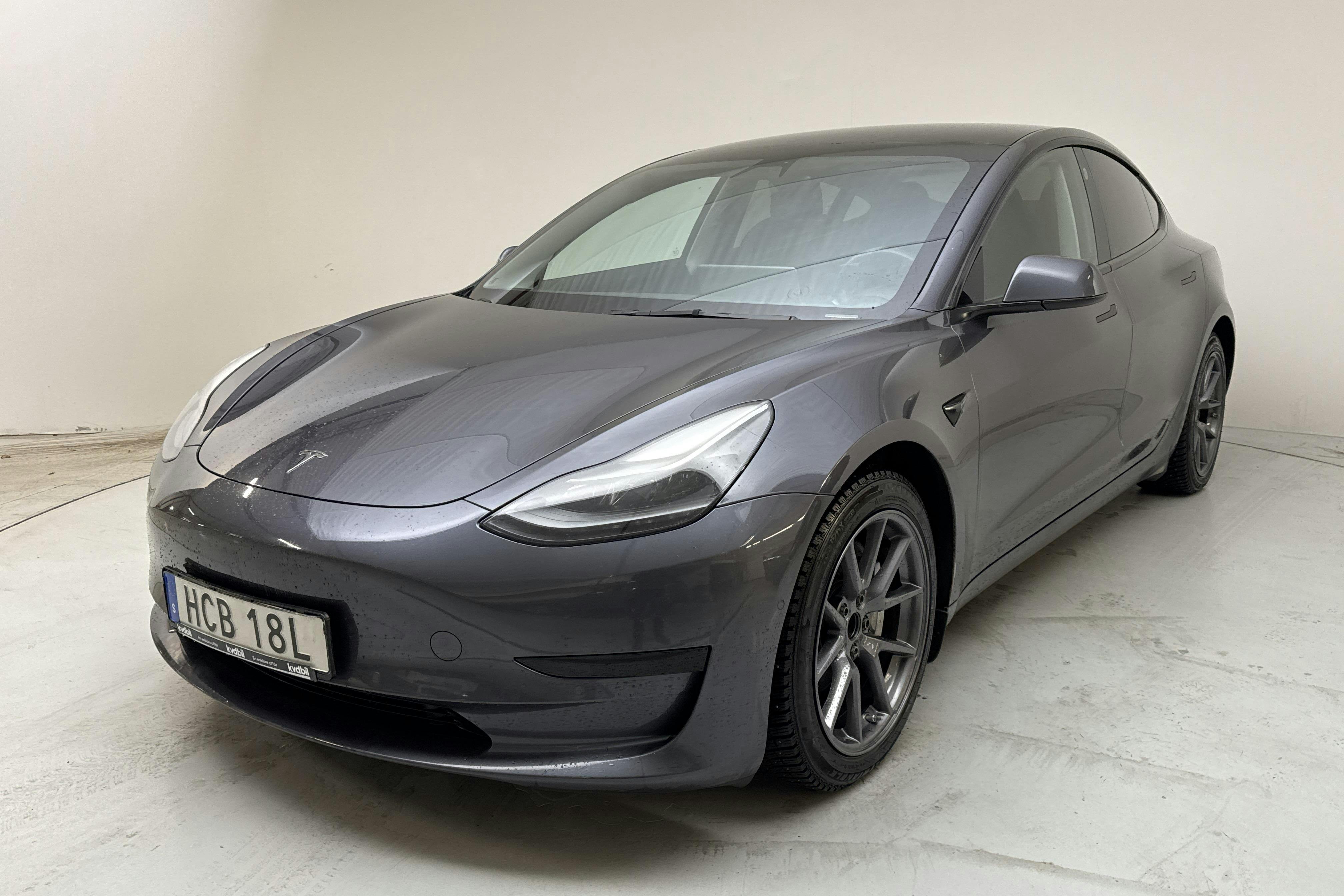 Presentation photo 1 of 19: Tesla Model 3 Standard Range RWD - 147 000 km - Automatic - gray - 2021