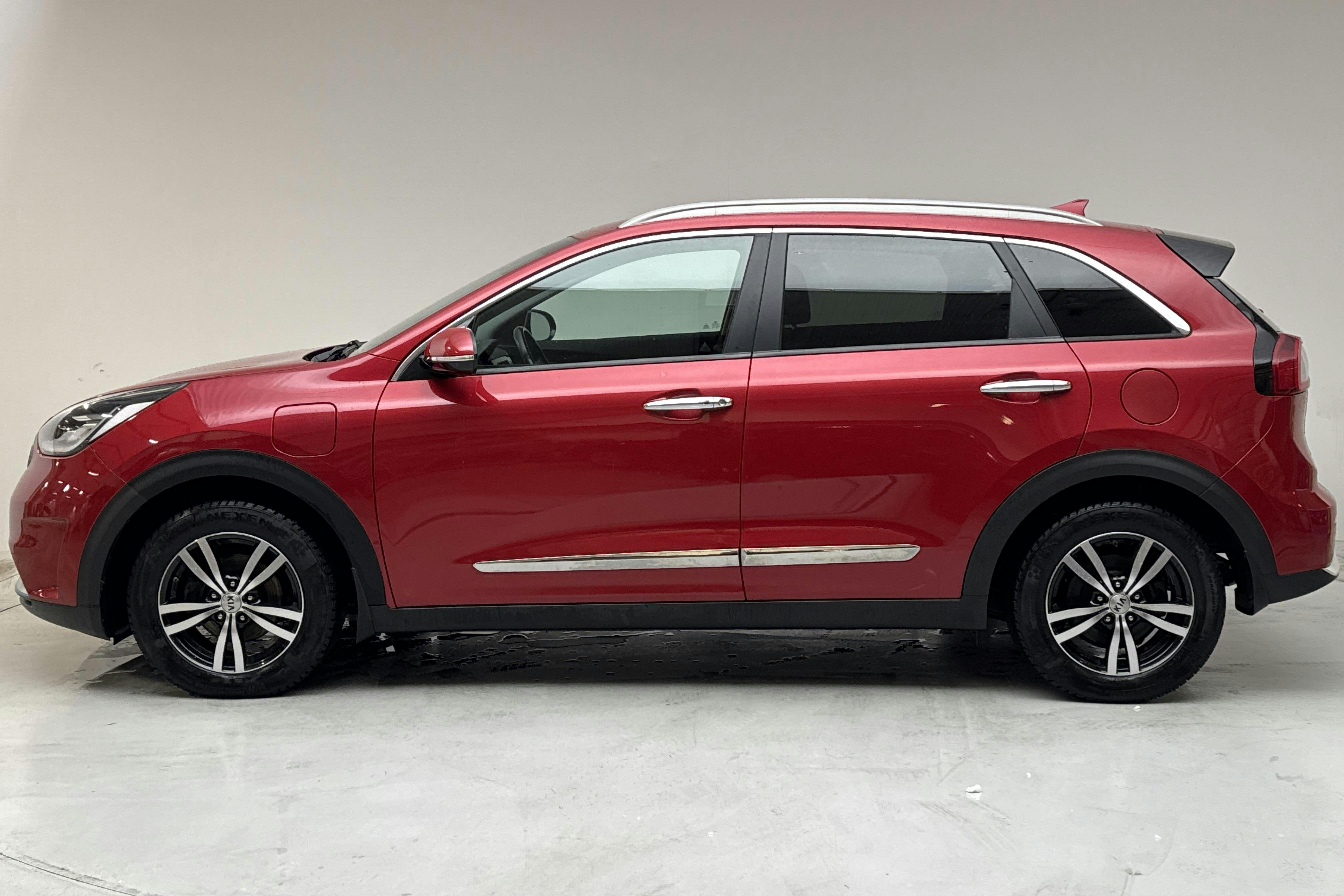 Presentation photo 2 of 16: KIA Niro Plug-in Hybrid 1.6 (141hk) - 96 910 km - Automatic - red - 2019