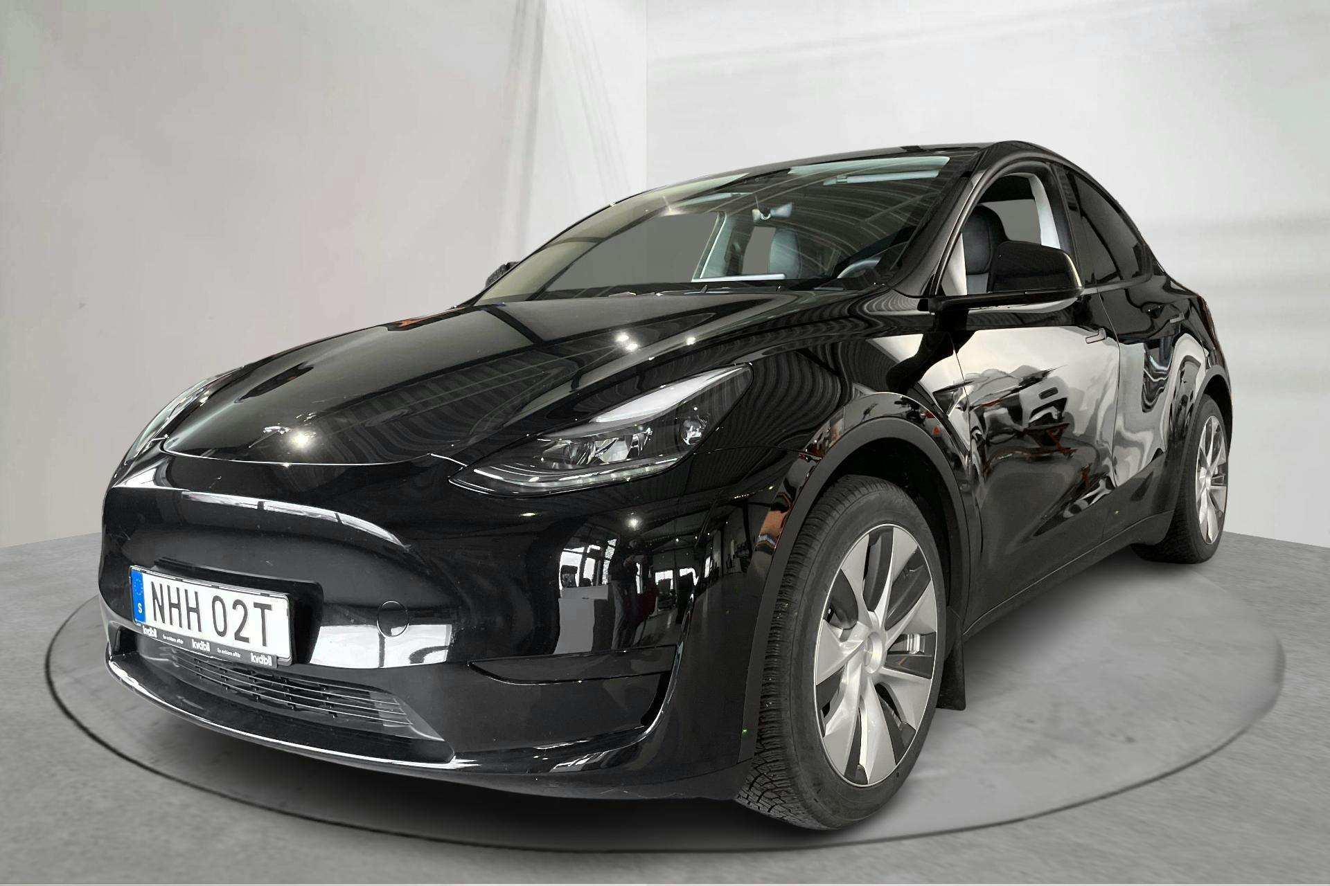 Presentation photo 1 of 18: Tesla Model Y Standard Range RWD - 41 210 km - Automatic - black - 2023