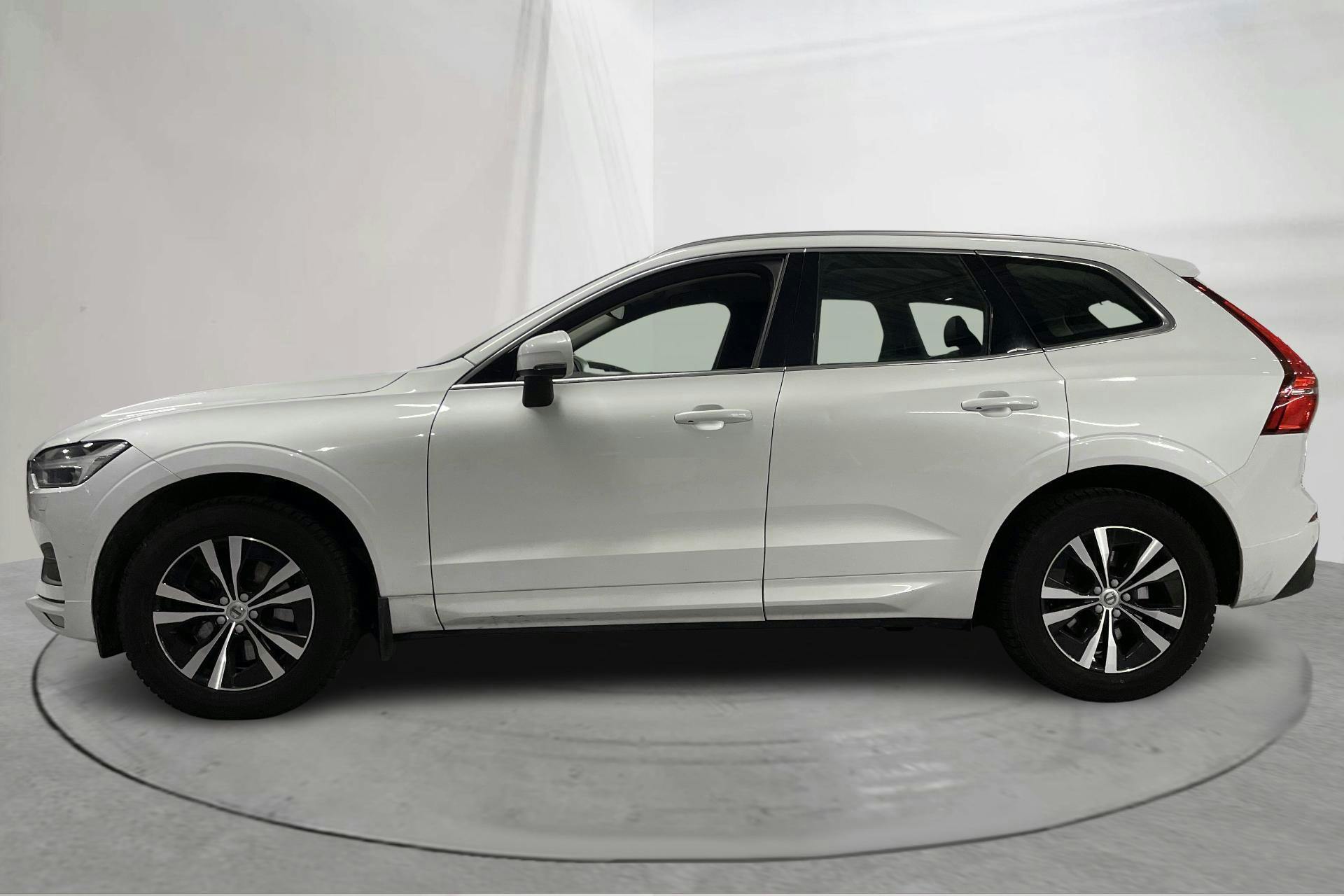 Presentationsfoto 2 av 16: Volvo XC60 D4 2WD (190hk) - 27 292 mil - Automat - vit - 2019