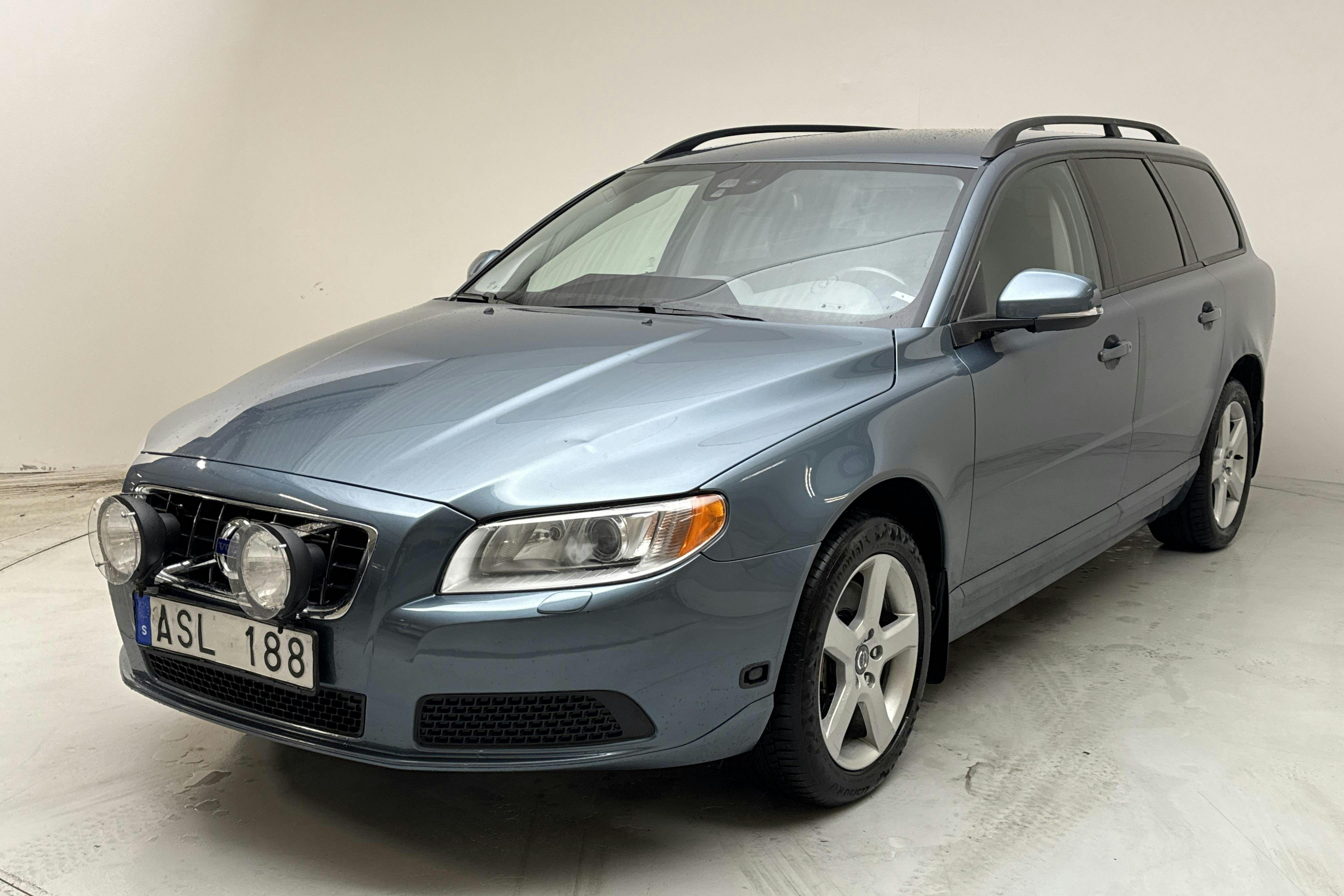 Presentation photo 1 of 12: Volvo V70 II T4F (180hk) - 112 540 km - Automatic - Light Blue - 2012
