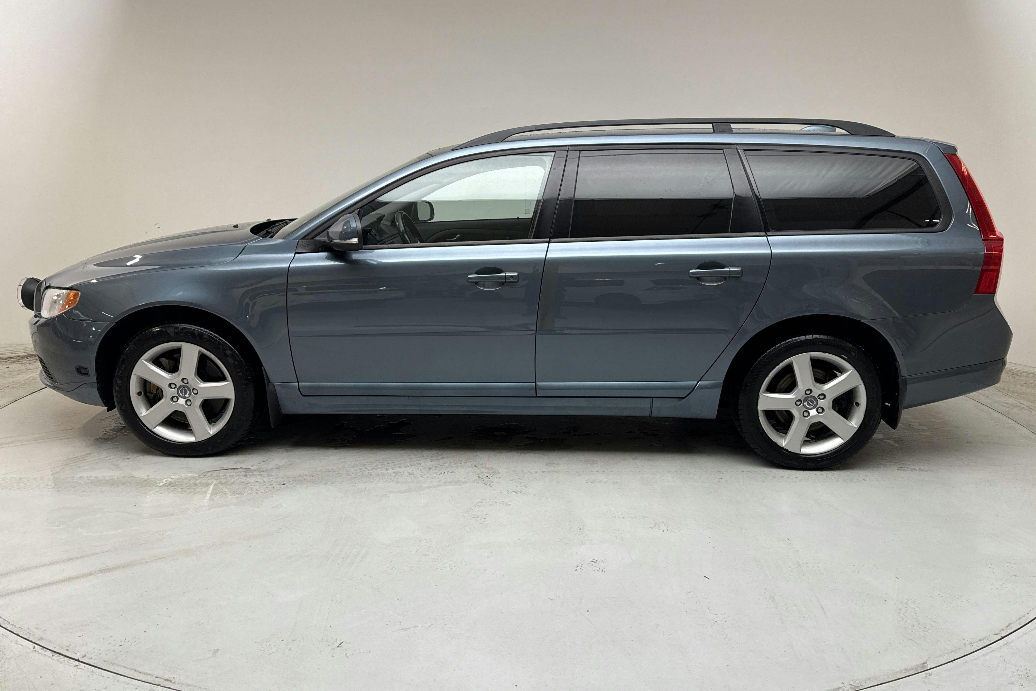 Presentation photo 2 of 12: Volvo V70 II T4F (180hk) - 112 540 km - Automatic - Light Blue - 2012