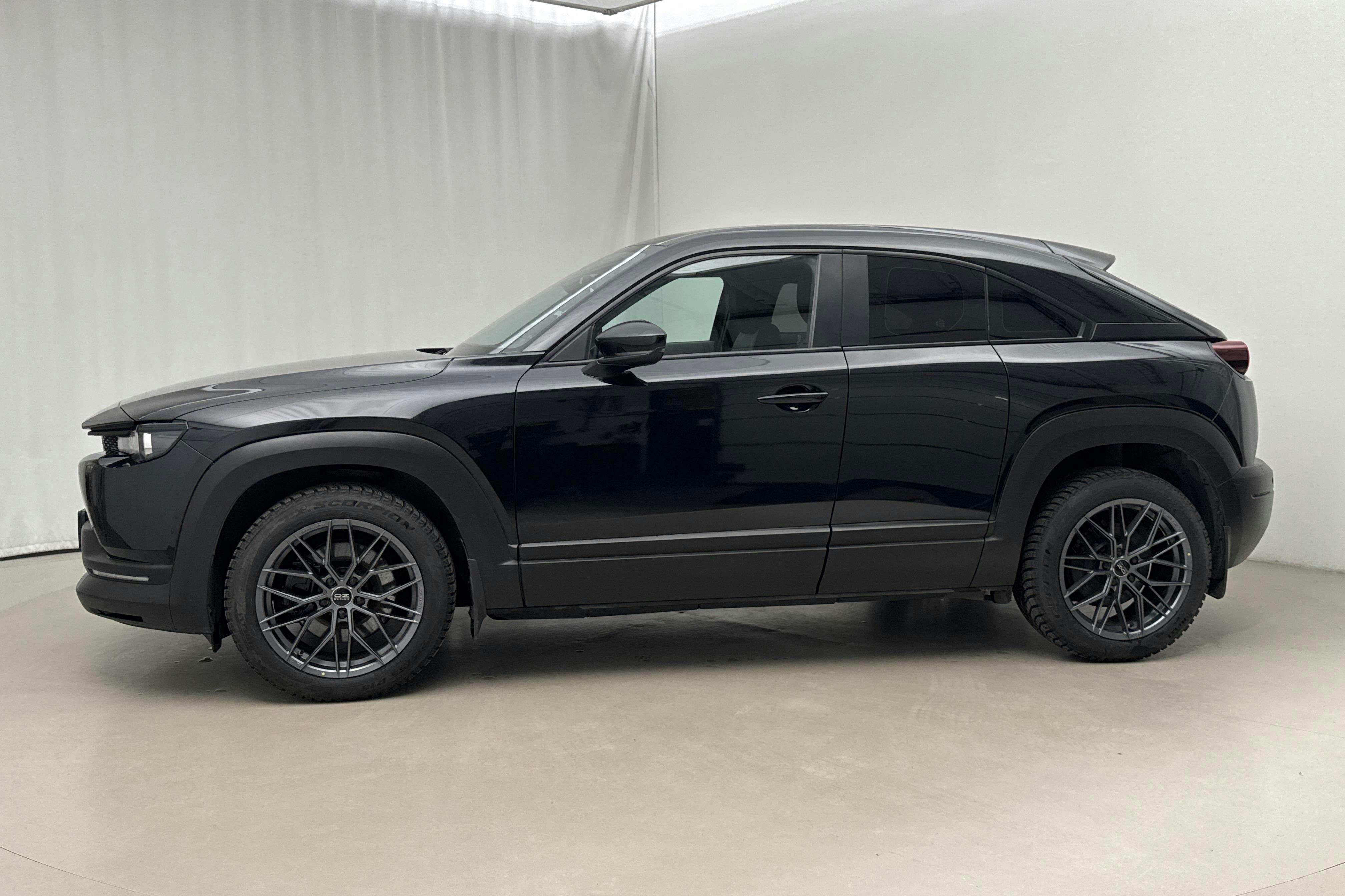 Presentation photo 2 of 20: Mazda MX-30 e-Skyactiv (145hk) - 45 980 km - Automatic - black - 2022