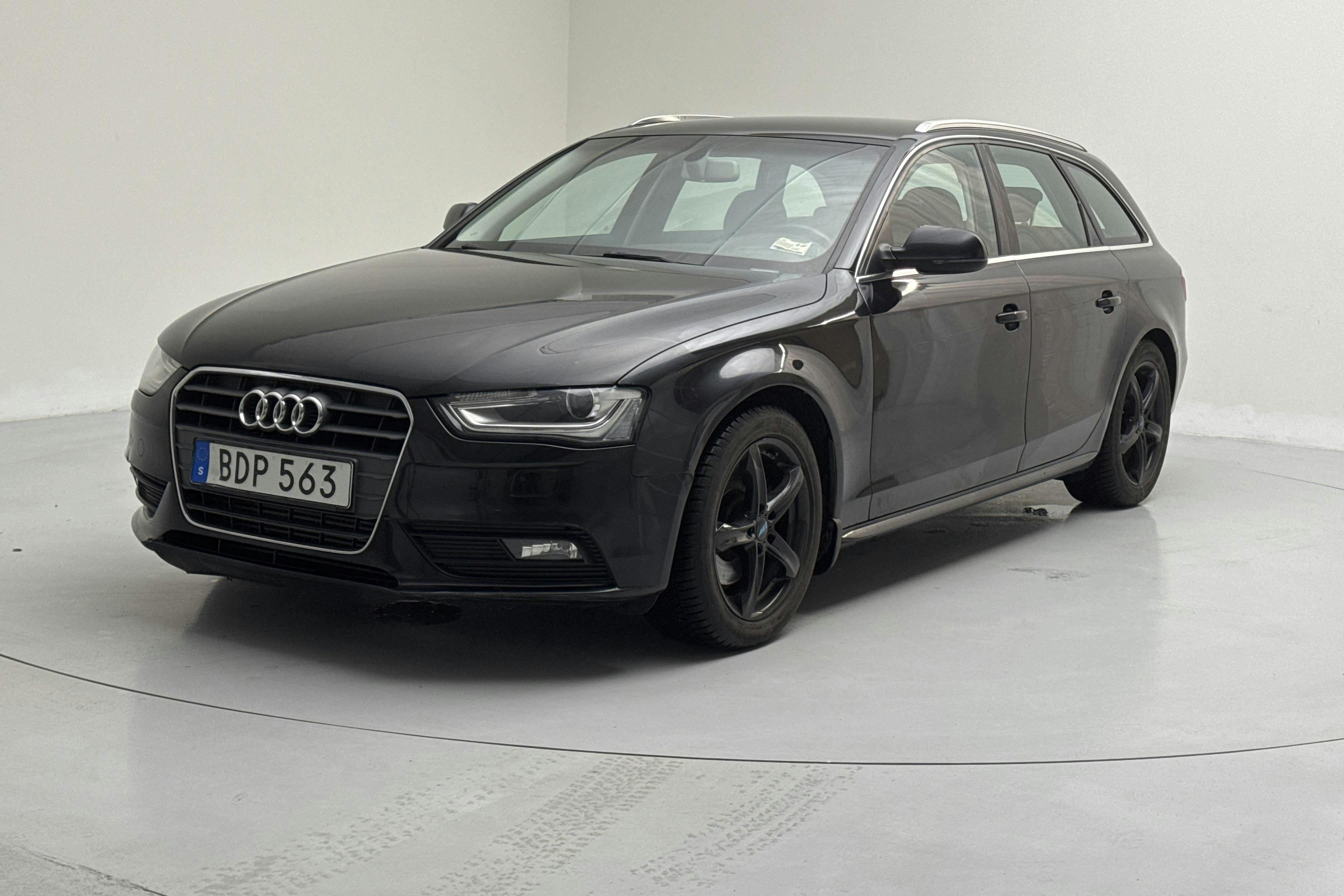 Audi A4 2.0 TDI Avant (177hk) - 14 681 mil - Manuell - svart - 2014