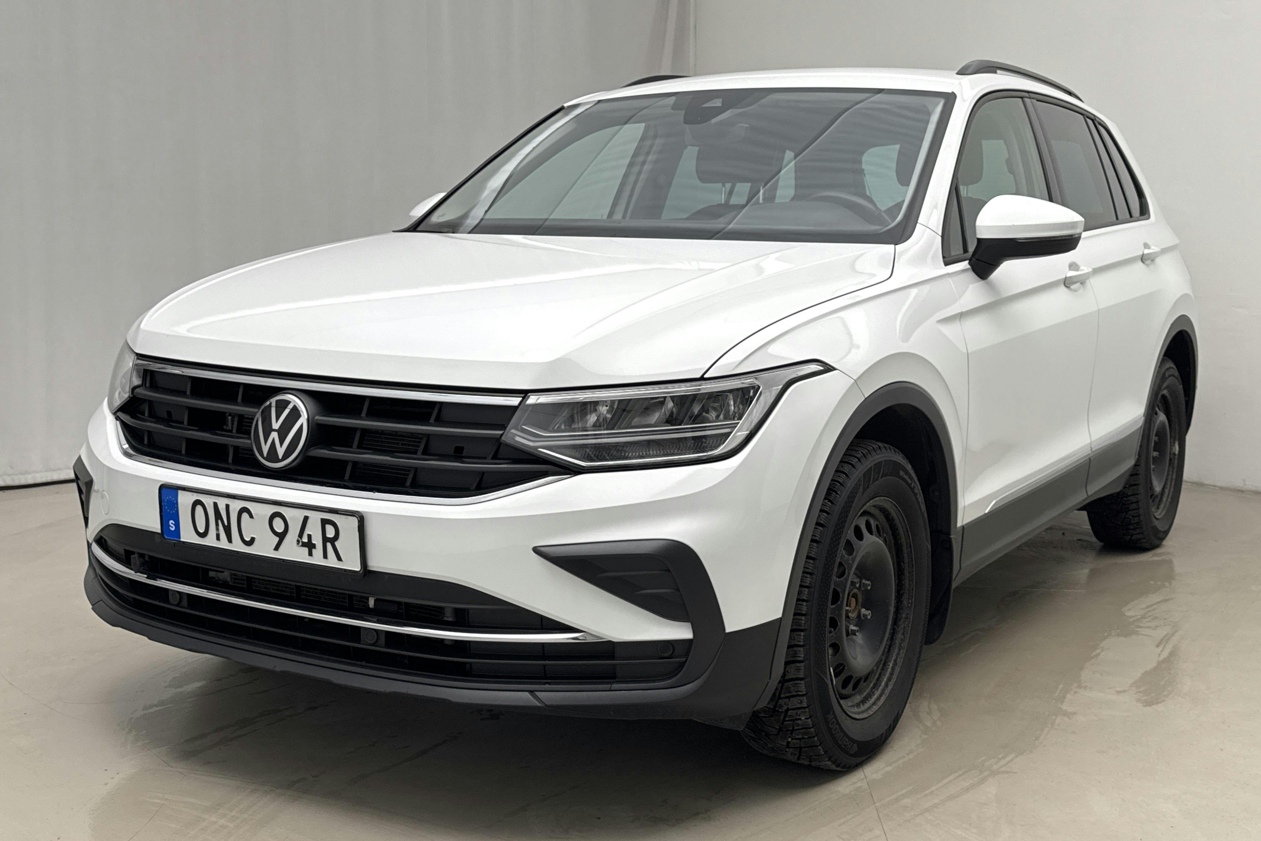 Presentation photo 1 of 17: VW Tiguan 2.0 TDI 4MOTION (150hk) - 171 970 km - Automatic - white - 2022