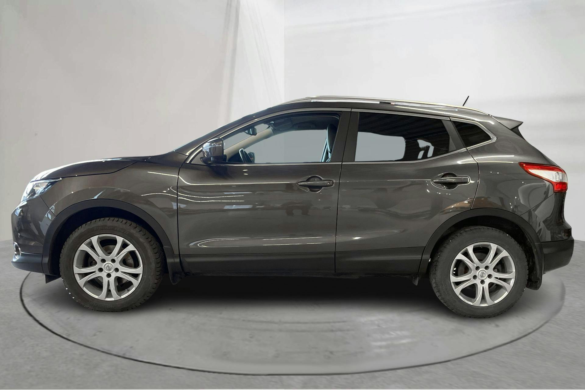 Esitlusfoto 2 aadressil 17: Nissan Qashqai 1.5 dCi (110hk) - 101 280 km - Käsitsi - pruun - 2016