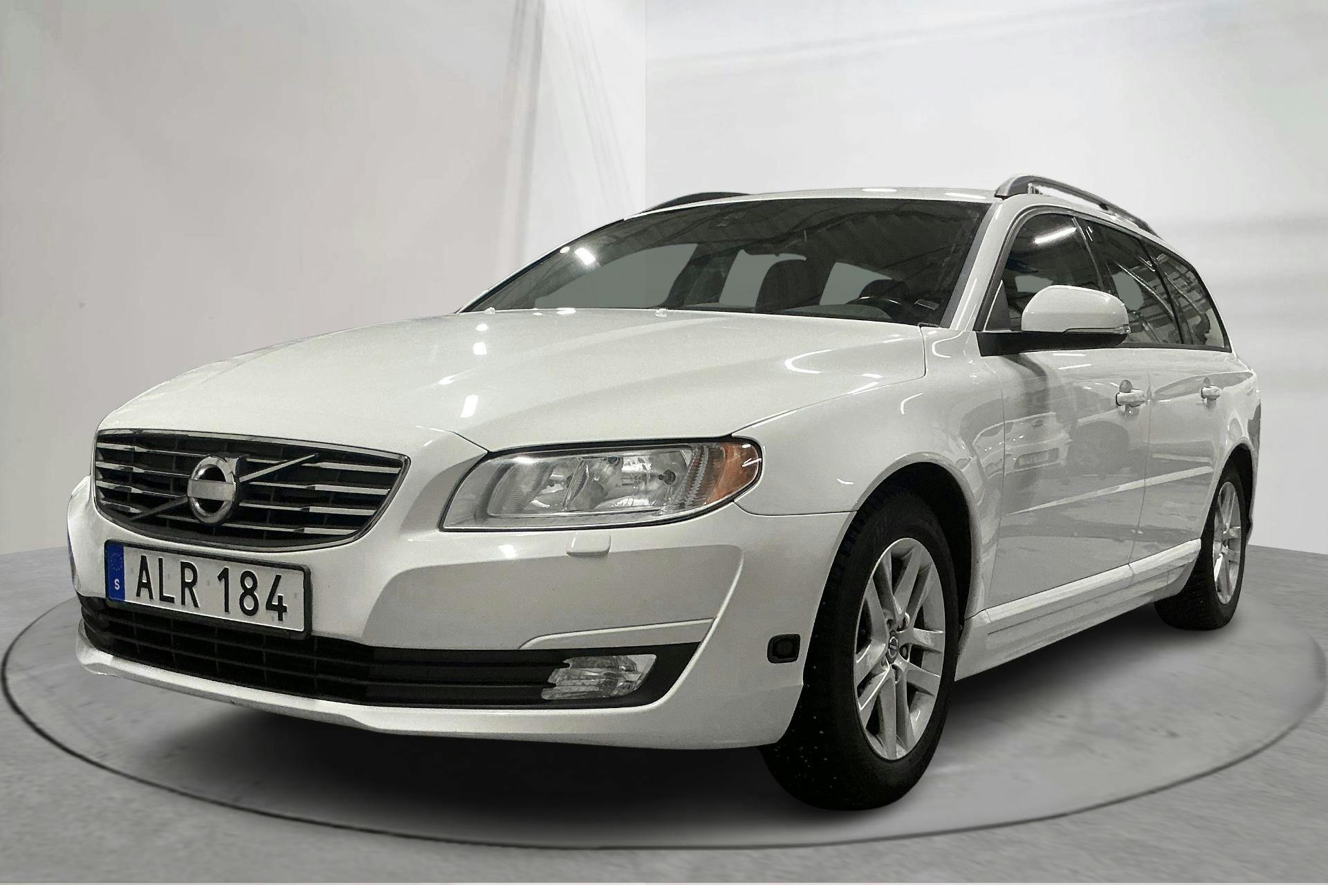 Presentation photo 1 of 12: Volvo V70 II D2 (115hk) - 88 940 km - Manual - white - 2014