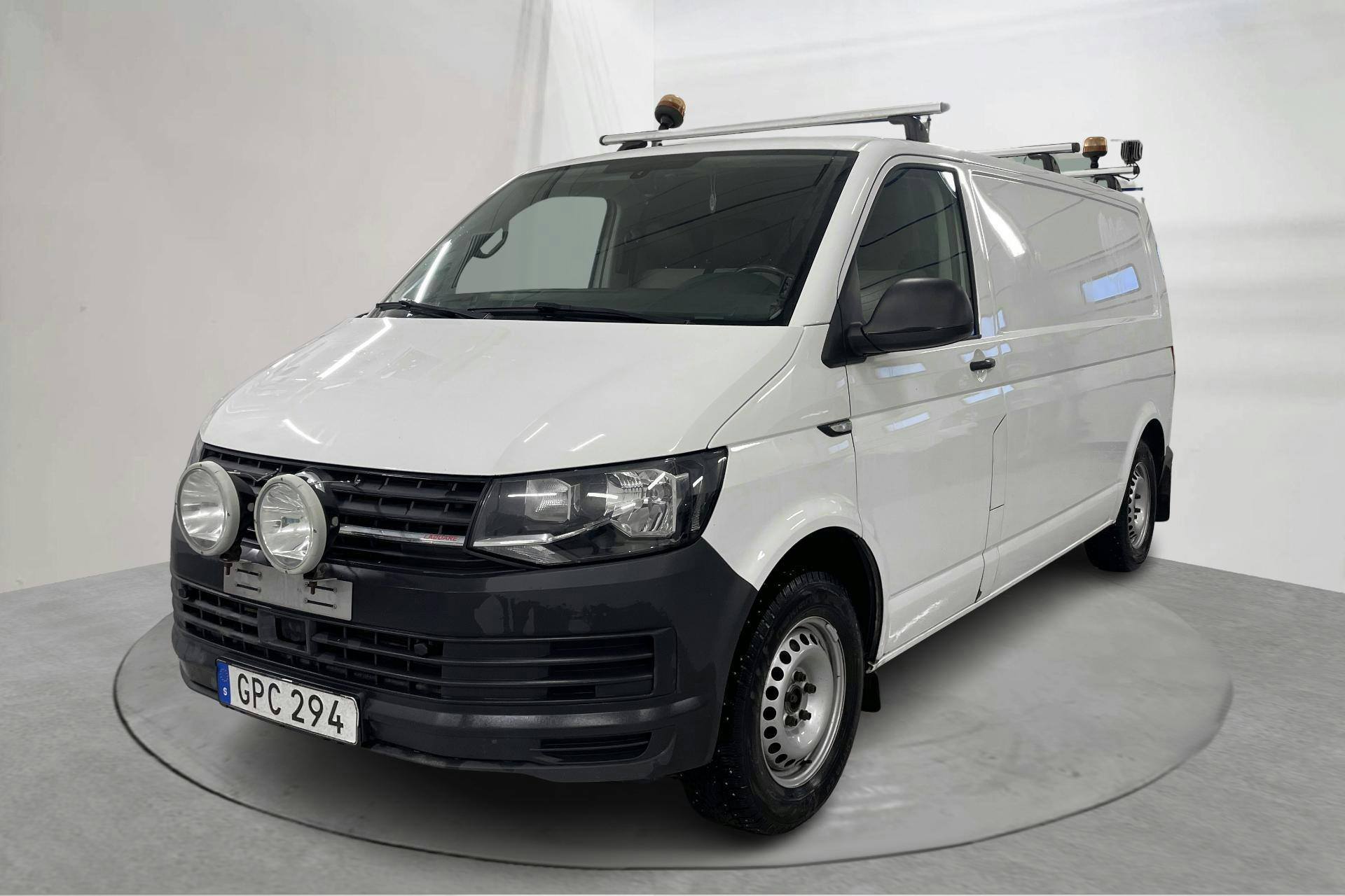 Presentation photo 1 of 17: VW Transporter T6 2.0 TDI BMT Skåp 4MOTION (150hk) - 137 170 km - Manual - white - 2018