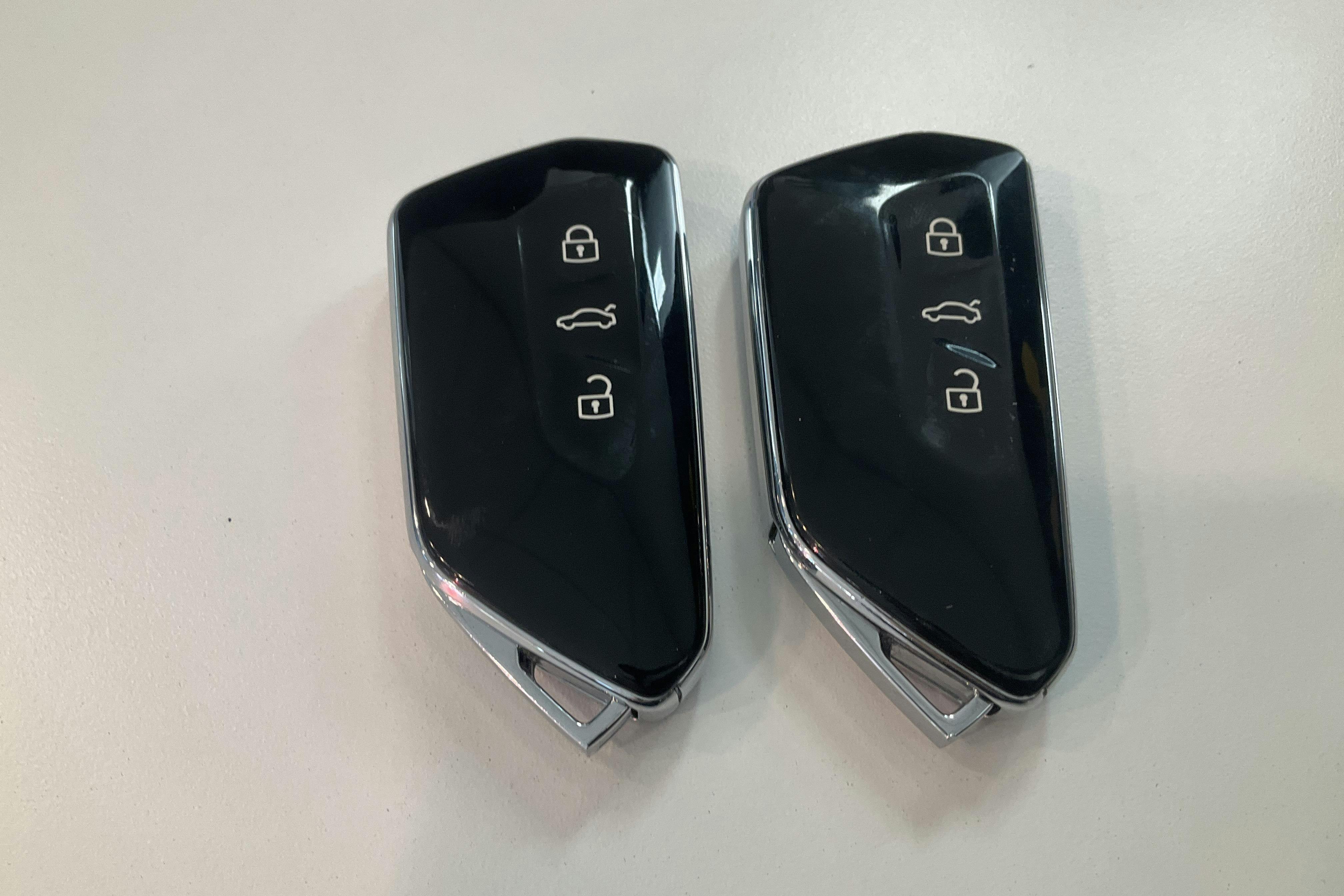 Presentation photo 23 of 23: VW ID.5 GTX 4-Motion 77kWh (299hk) - 30 150 km - Automatic - black - 2022