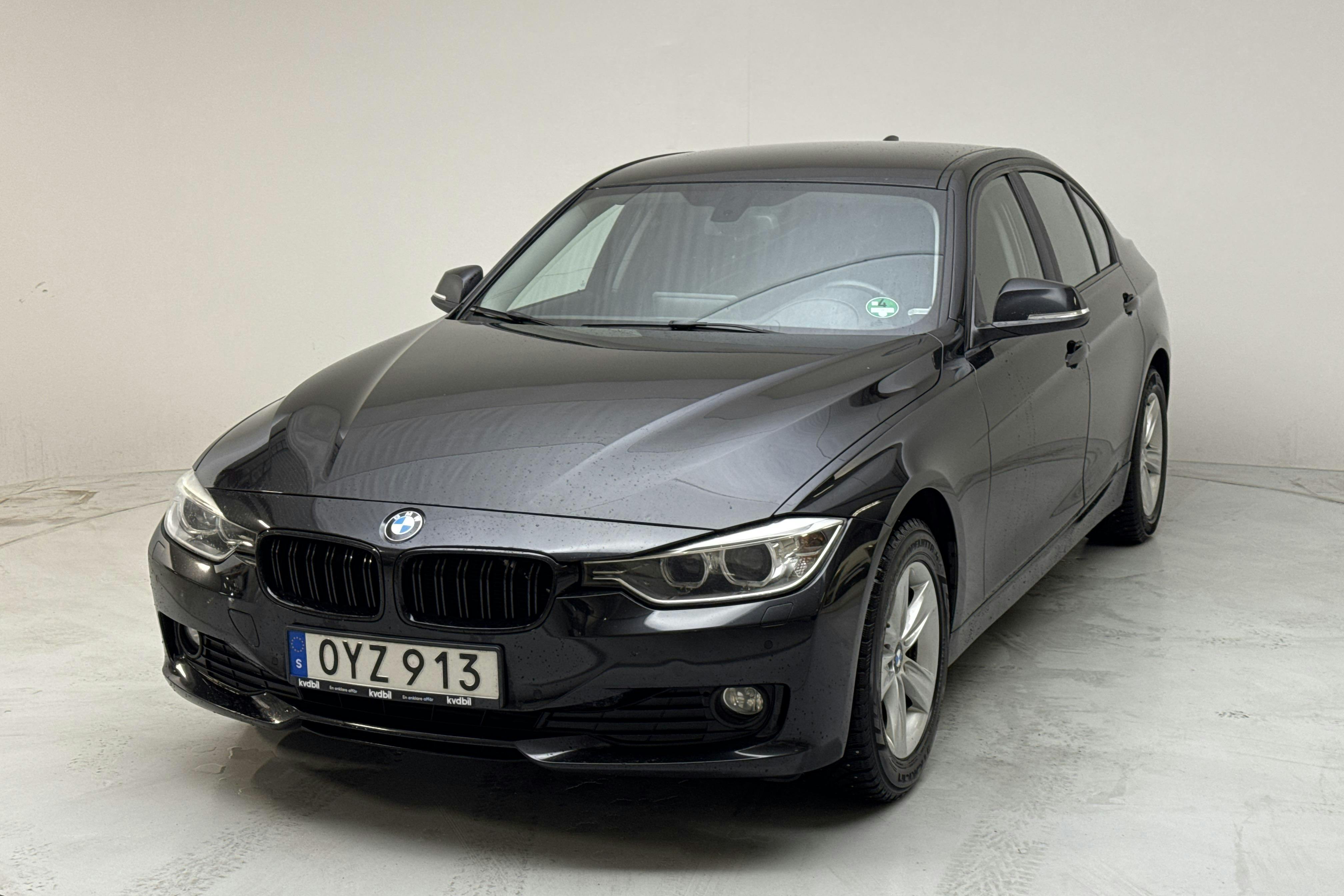Presentation photo 1 of 14: BMW 320d Sedan, F30 (184hk) - 193 980 km - Manual - black - 2012