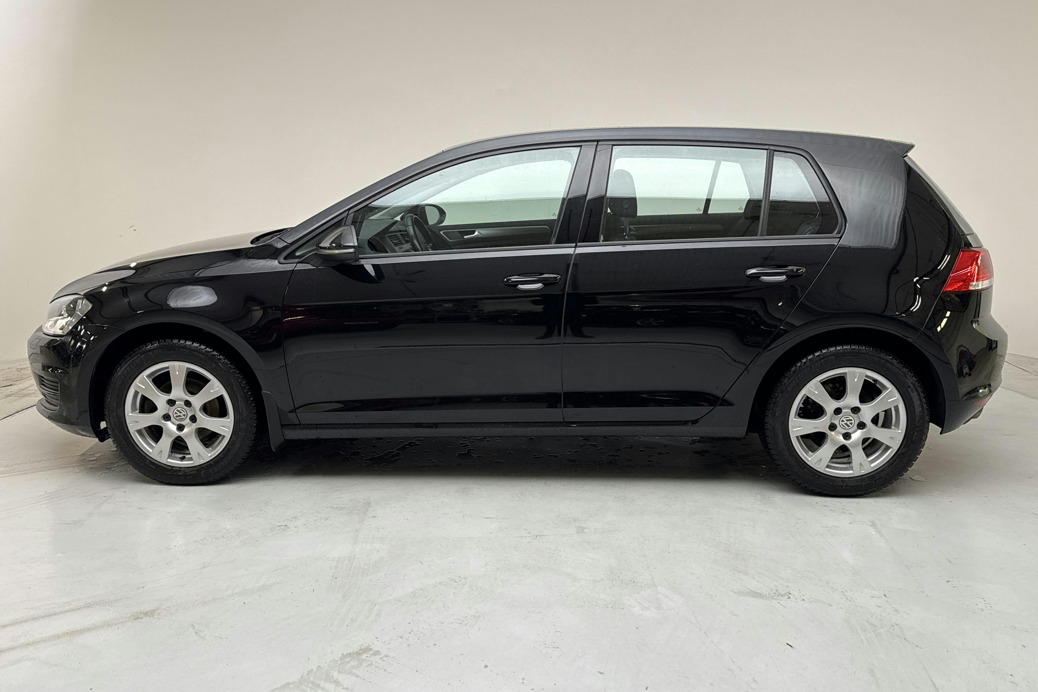 Esitlusfoto 2 aadressil 12: VW Golf VII 1.2 TSI 5dr (110hk) - 58 180 km - Käsitsi - must - 2016