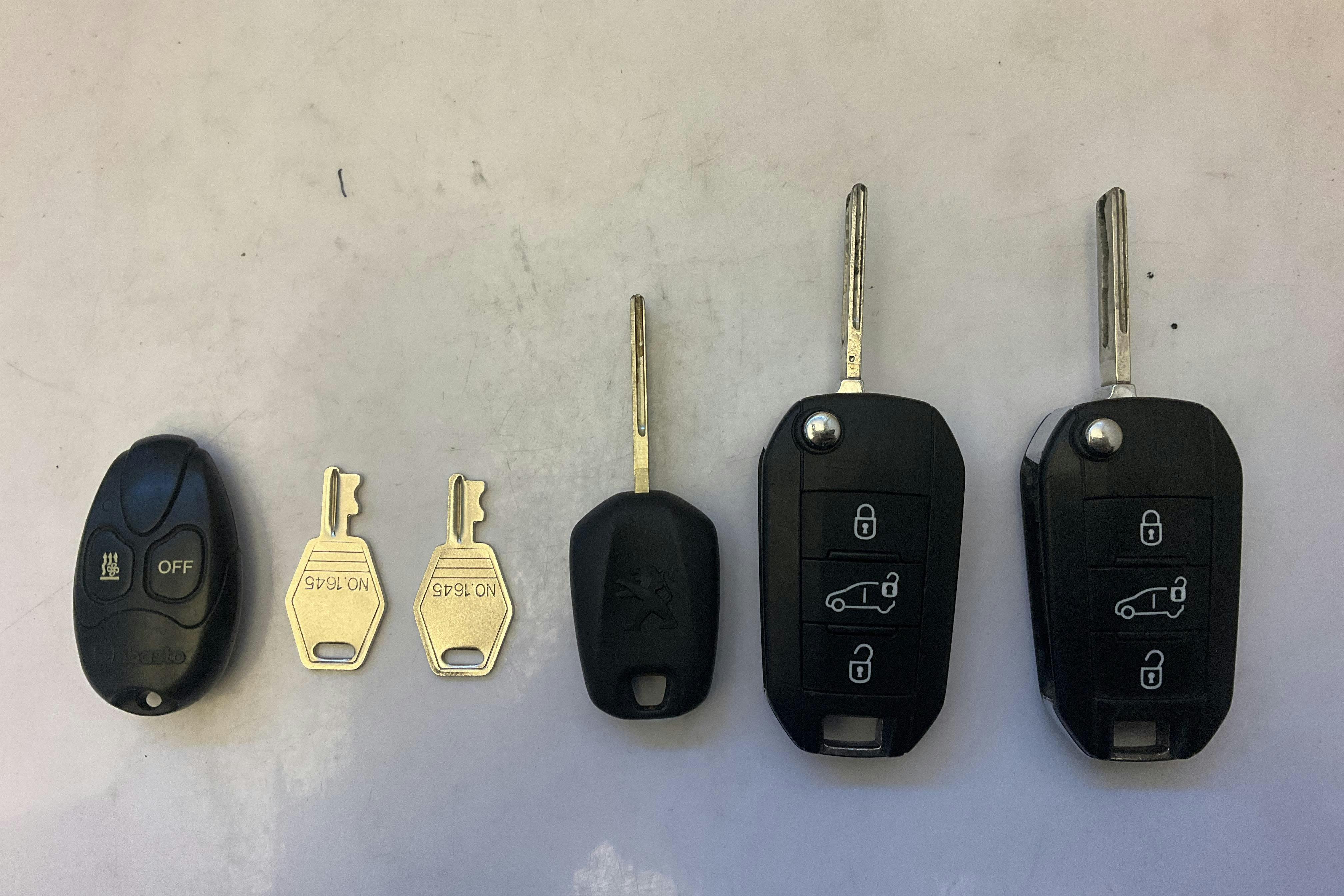 Presentation photo 12 of 12: Peugeot Partner 1.5 HDI Skåp (100hk) - 174 120 km - Manual - white - 2019