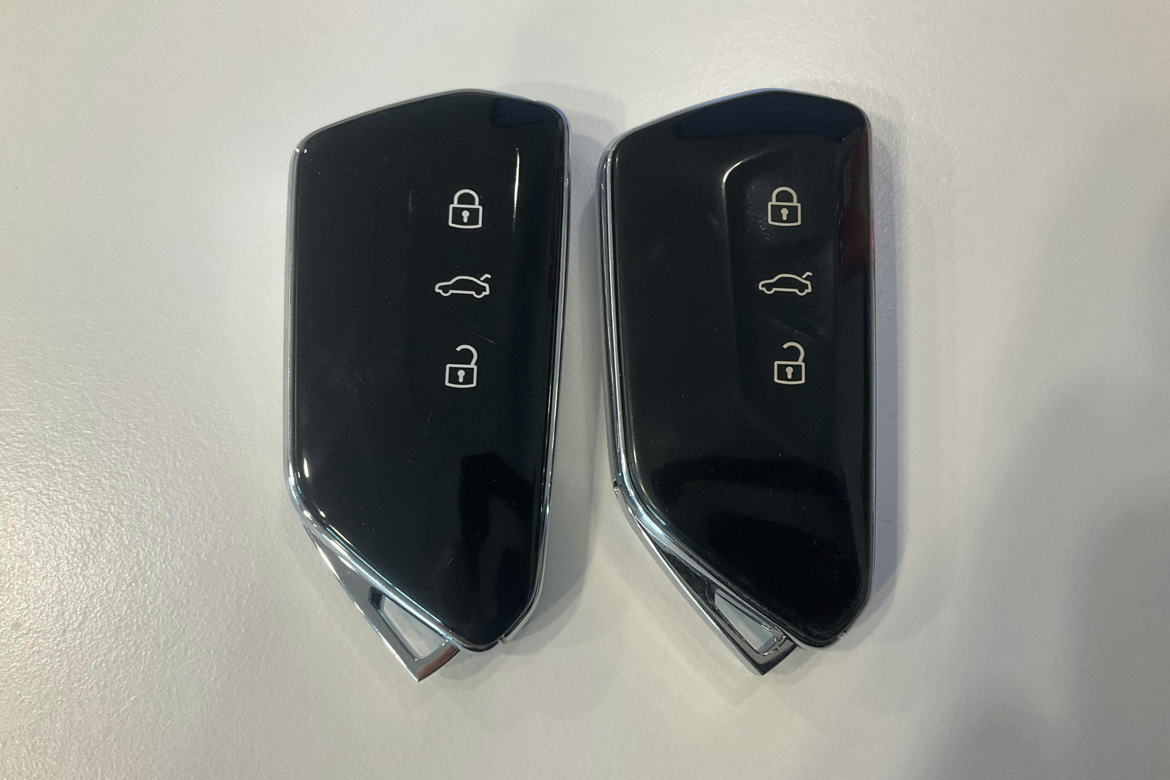 Esittelykuva 21 osoitteesta 21: VW ID.4 77kWh (204hk) - 106 700 km - Automaattinen - Dark Grey - 2023