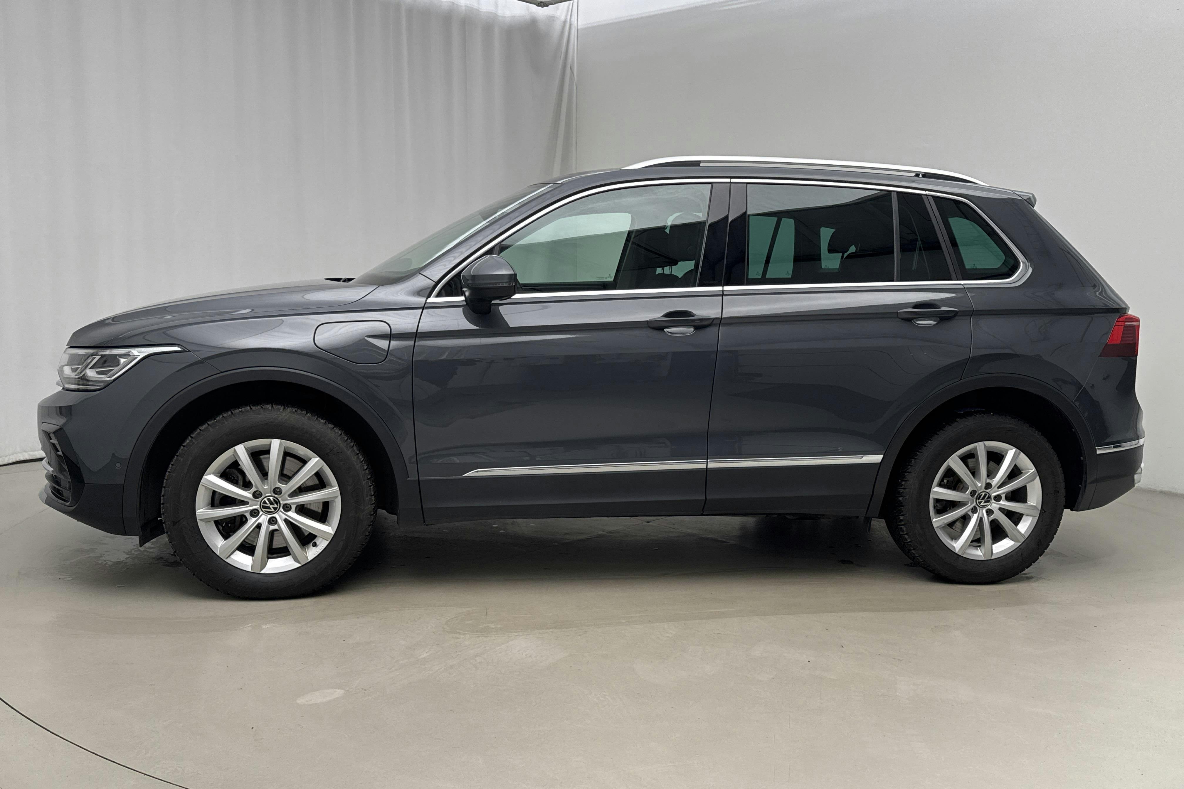Esittelykuva 2 osoitteesta 19: VW Tiguan 1.4 TSI eHybrid (245hk) - 33 530 km - Automaattinen - Dark Grey - 2023