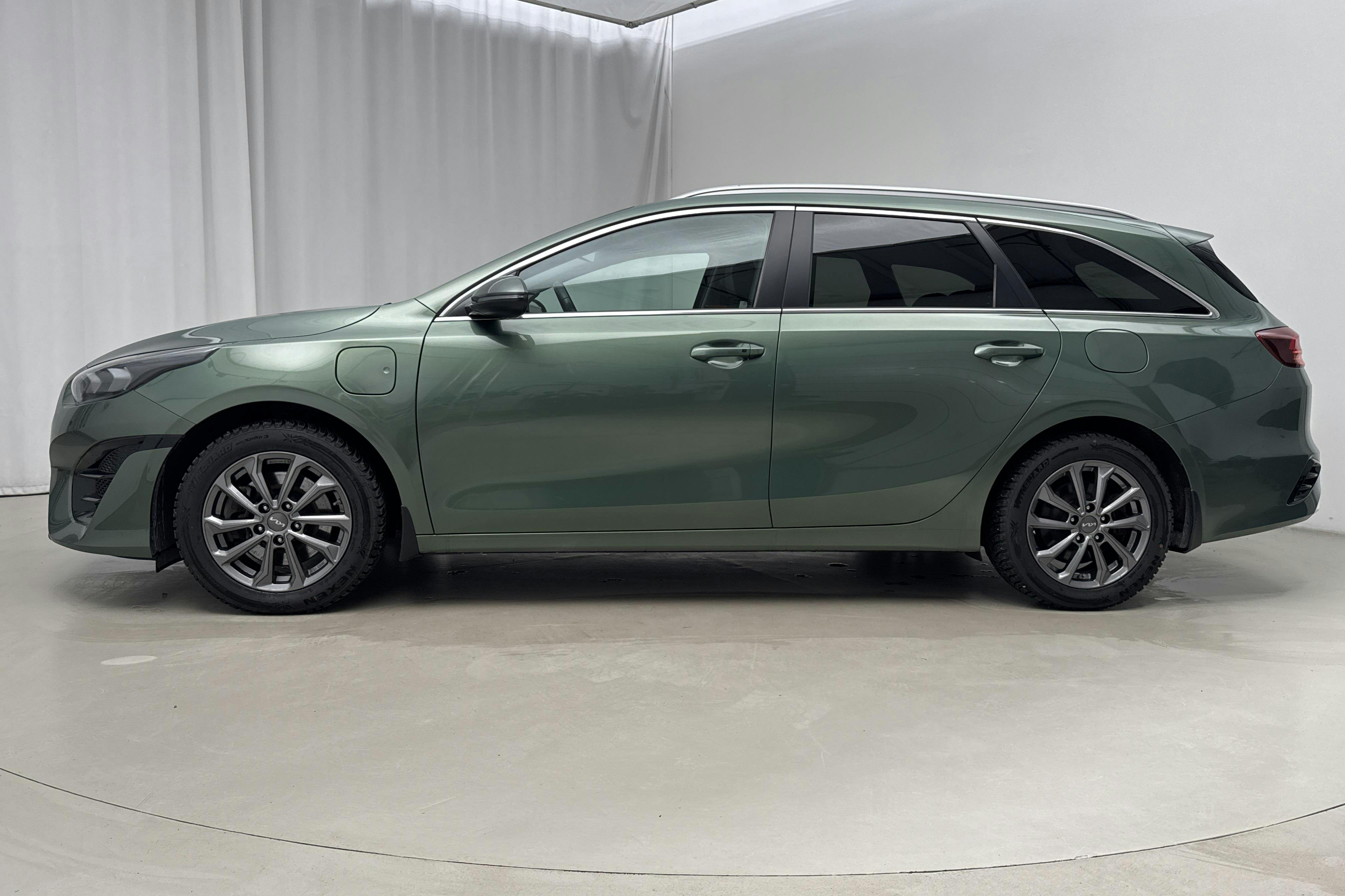 Esitlusfoto 2 aadressil 19: KIA Ceed 1.6 Plug-in Hybrid SW (141hk) - 90 190 km - Automaatne - roheline - 2023