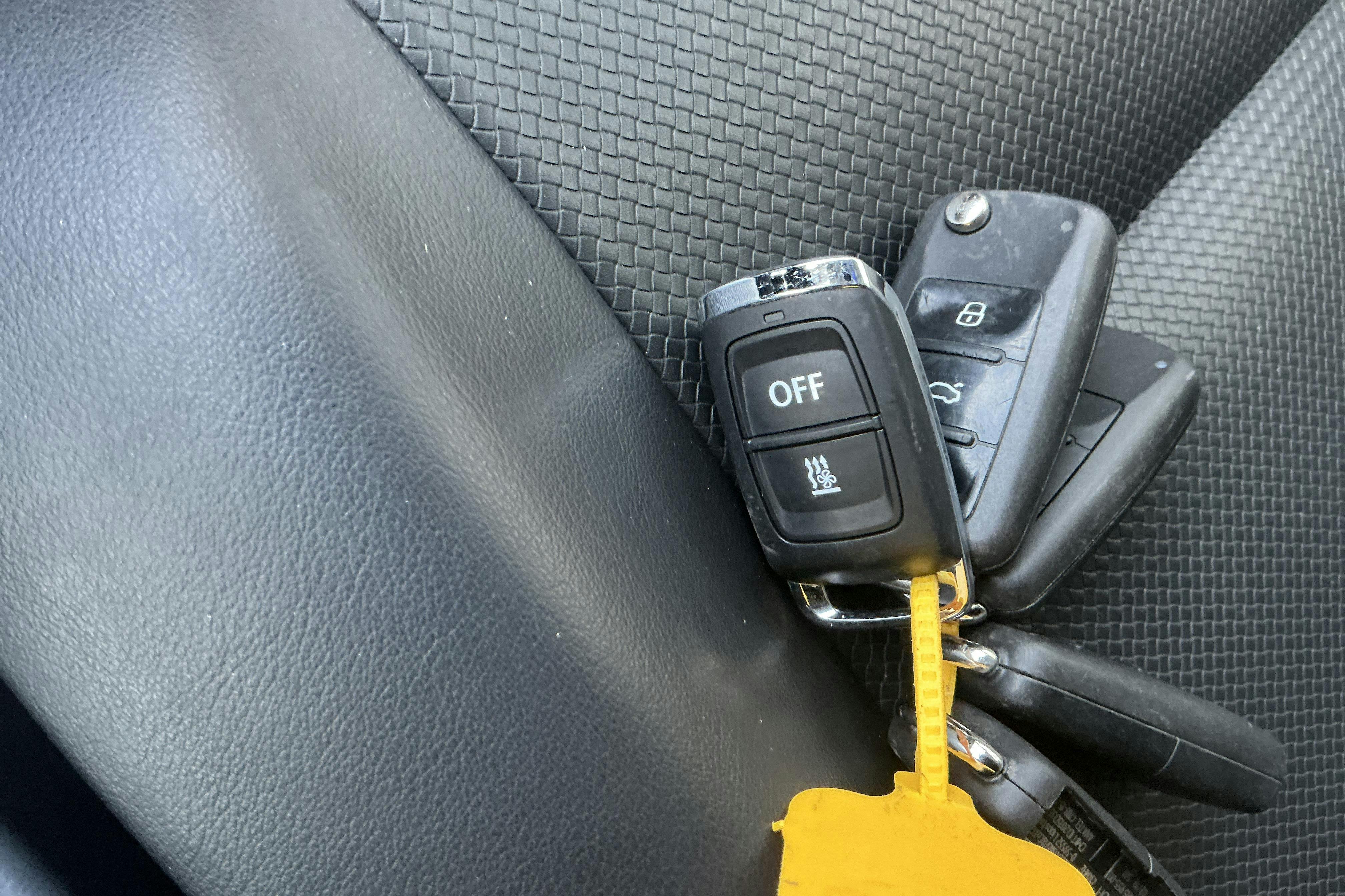 Presentation photo 14 of 14: VW Transporter T6 2.0 TDI BMT 4MOTION (204hk) - 388 940 km - Automatic - yellow - 2019