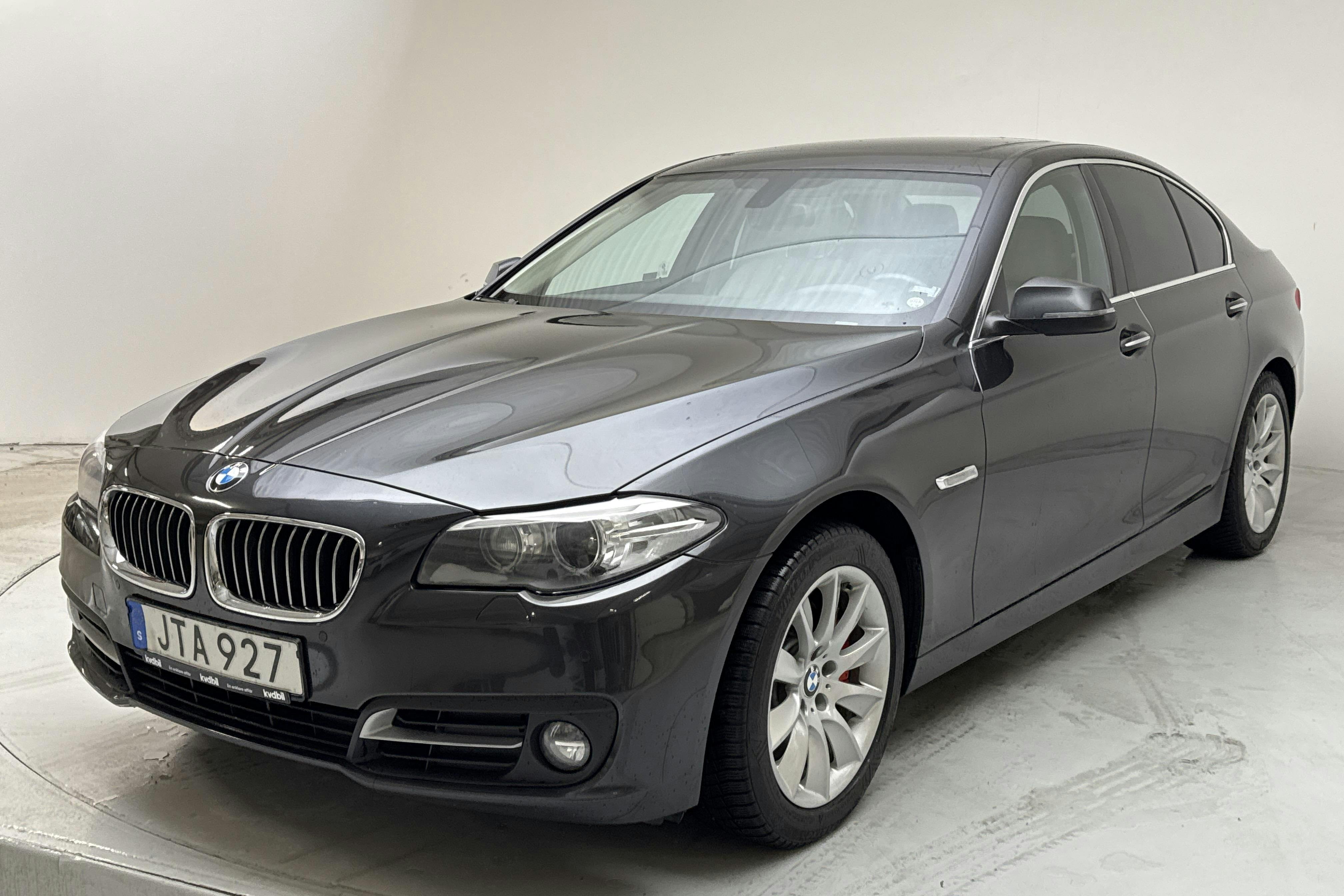 Presentation photo 1 of 16: BMW 530d xDrive Sedan, F10 (258hk) - 165 690 km - Automatic - gray - 2015