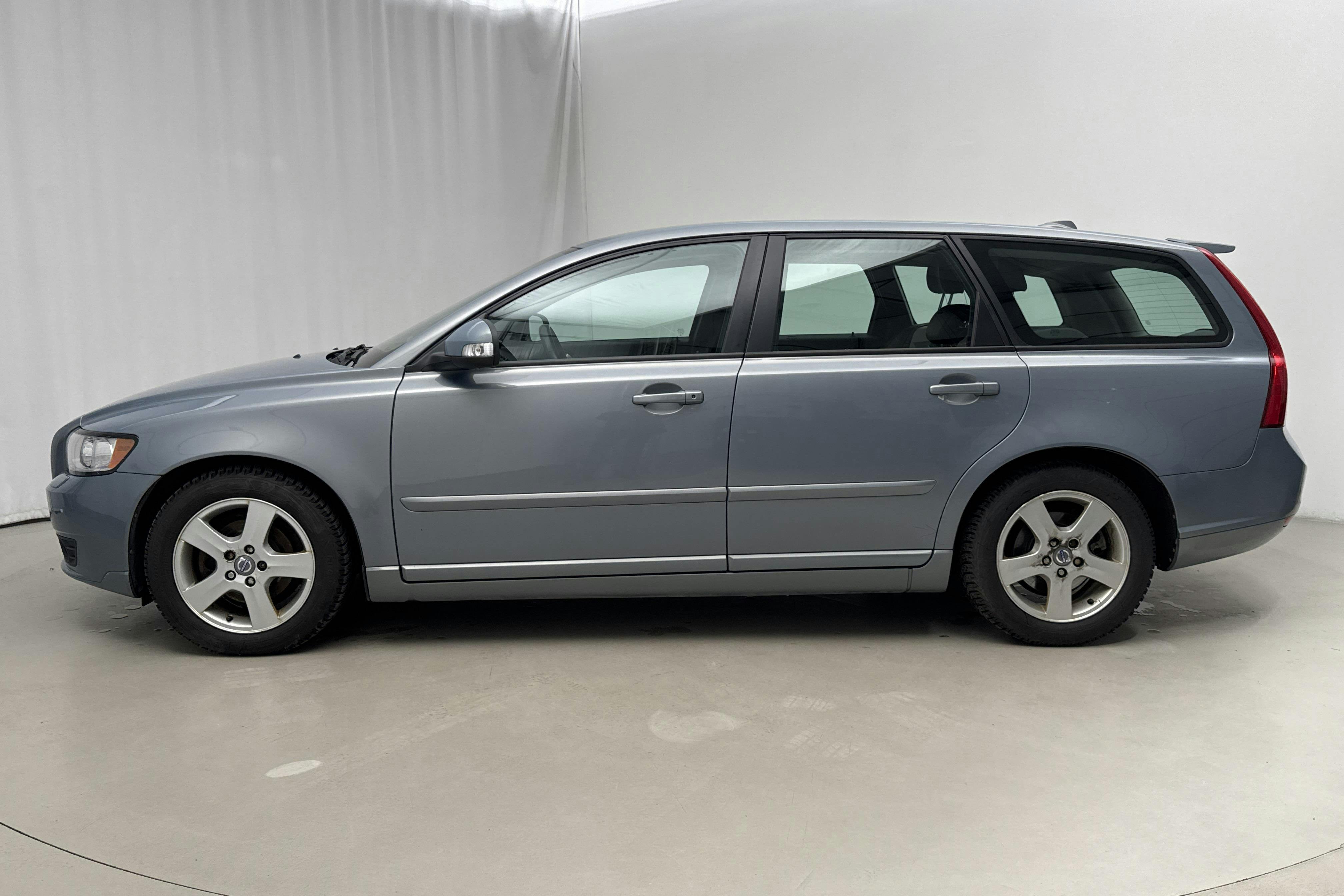 Presentation photo 2 of 17: Volvo V50 D2 (115hk) - 208 400 km - Manual - Light Blue - 2012