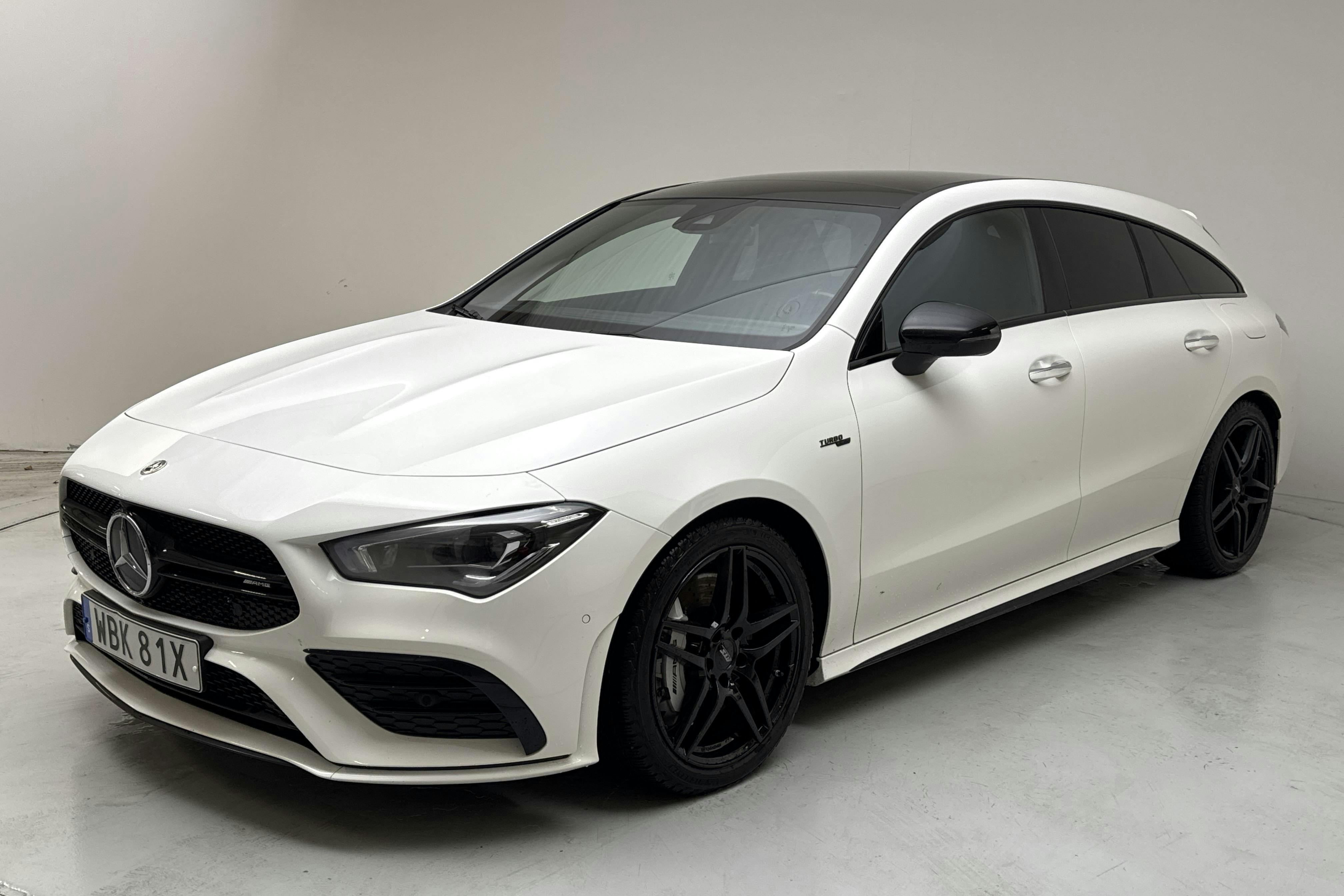 Presentation photo 1 of 23: Mercedes CLA 35 AMG 4MATIC Shooting Brake X118 (306hk) - 94 980 km - Automatic - white - 2022