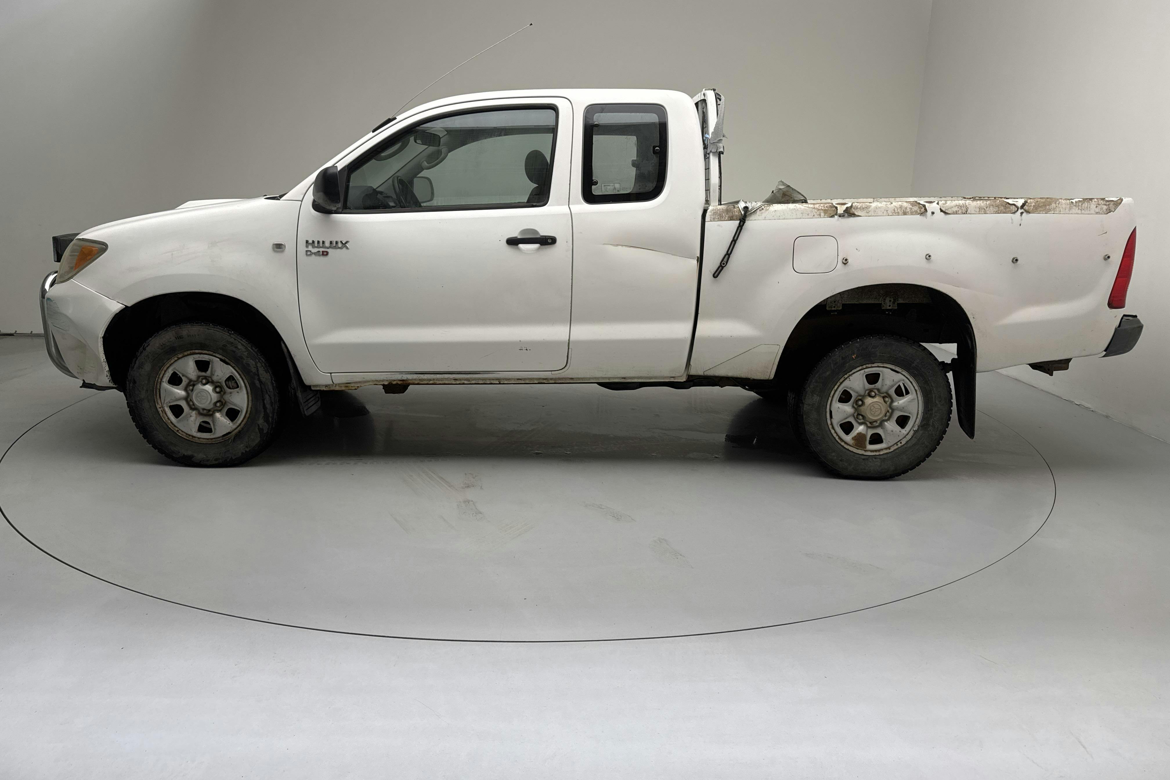 Presentation photo 2 of 12: Toyota Hilux 2.5 D-4D 4WD (120hk) - 211 890 km - Manual - white - 2007
