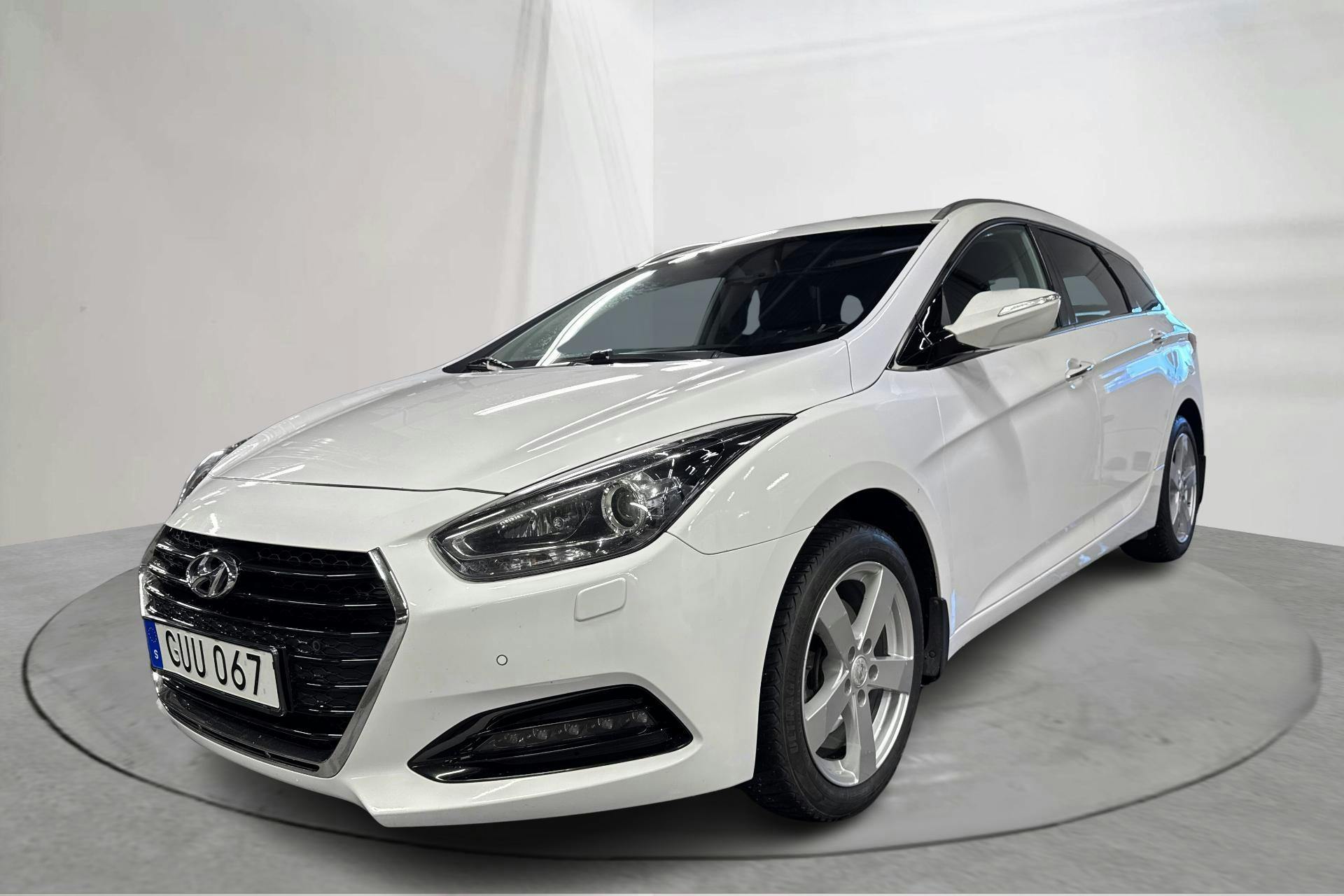 Hyundai i40 1.7 D Kombi (141hk) - 15 235 mil - Manuell - vit - 2016