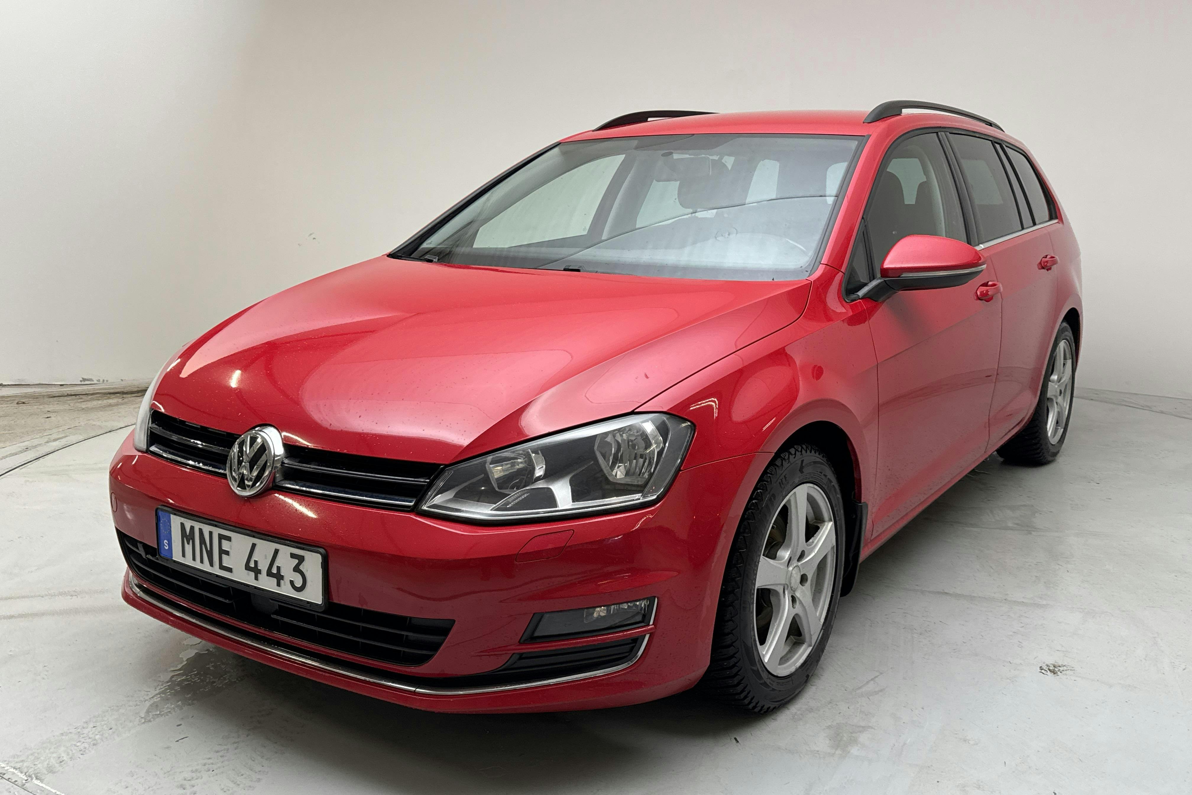 Esittelykuva 1 osoitteesta 14: VW Golf VII 1.4 TSI Sportscombi (140hk) - 217 440 km - Manuaalinen - punainen - 2014