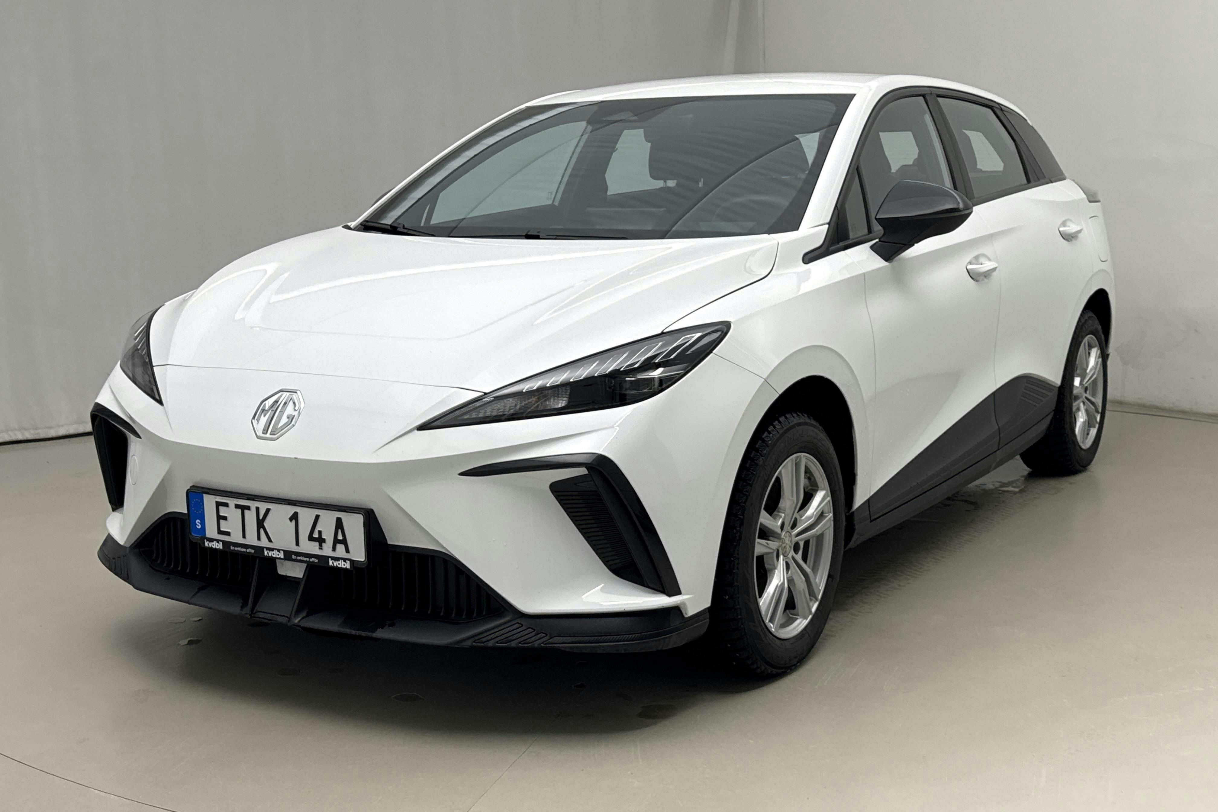 Presentation photo 1 of 16: MG MG4 51kWh (170hk) - 25 900 km - Automatic - white - 2023