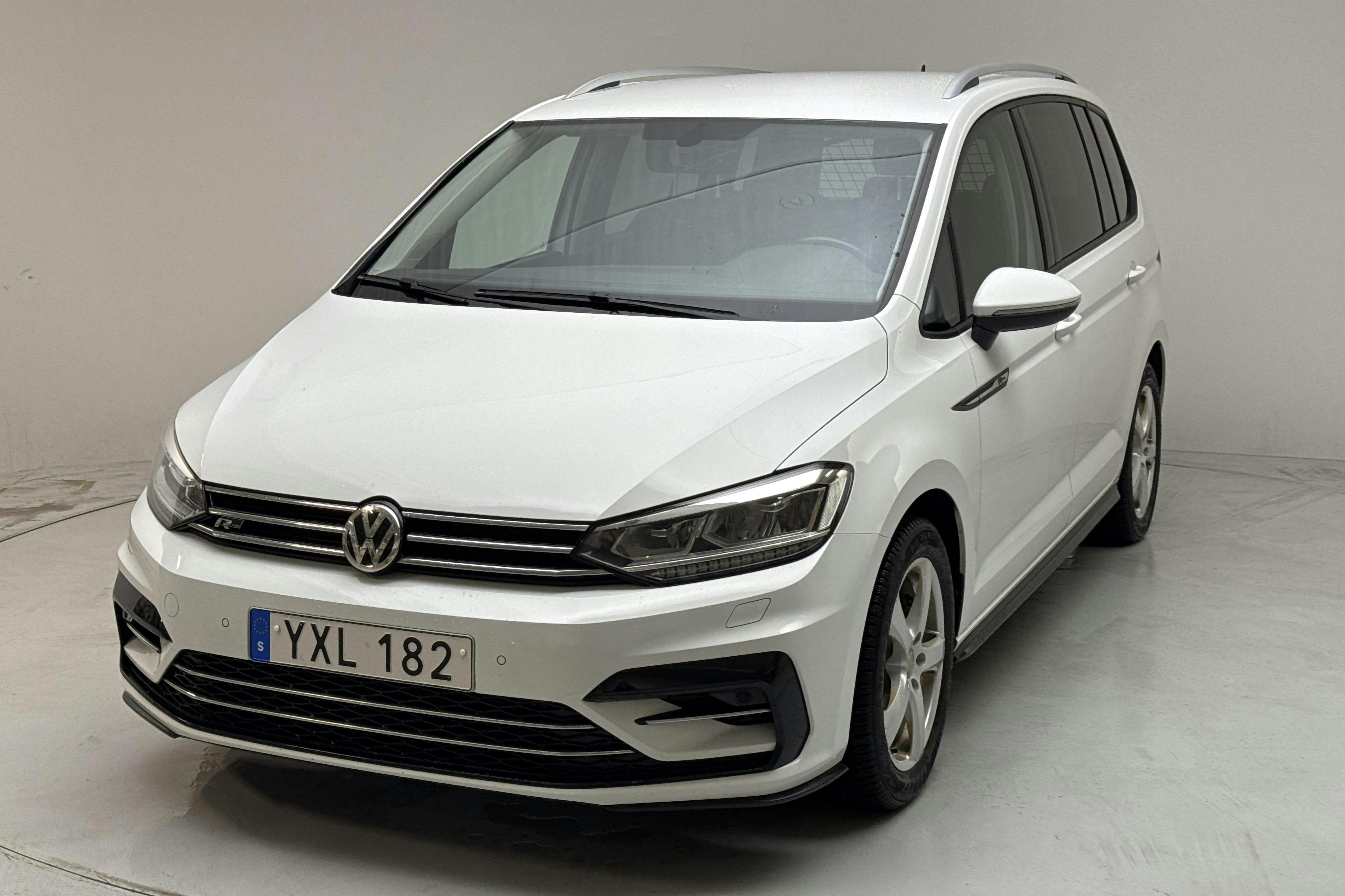 Presentation photo 1 of 16: VW Touran 1.5 TSI (150hk) - 123 820 km - Automatic - white - 2019