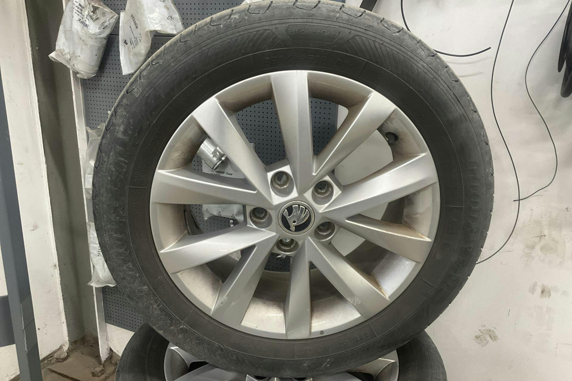 Presentation photo 15 of 15: Skoda Octavia III 2.0 TDI Combi 4x4 (150hk) - 185 820 km - Automatic - white - 2019