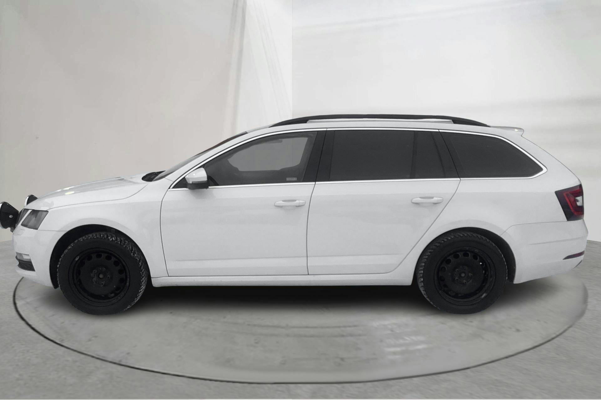 Presentation photo 2 of 15: Skoda Octavia III 2.0 TDI Combi 4x4 (150hk) - 185 820 km - Automatic - white - 2019