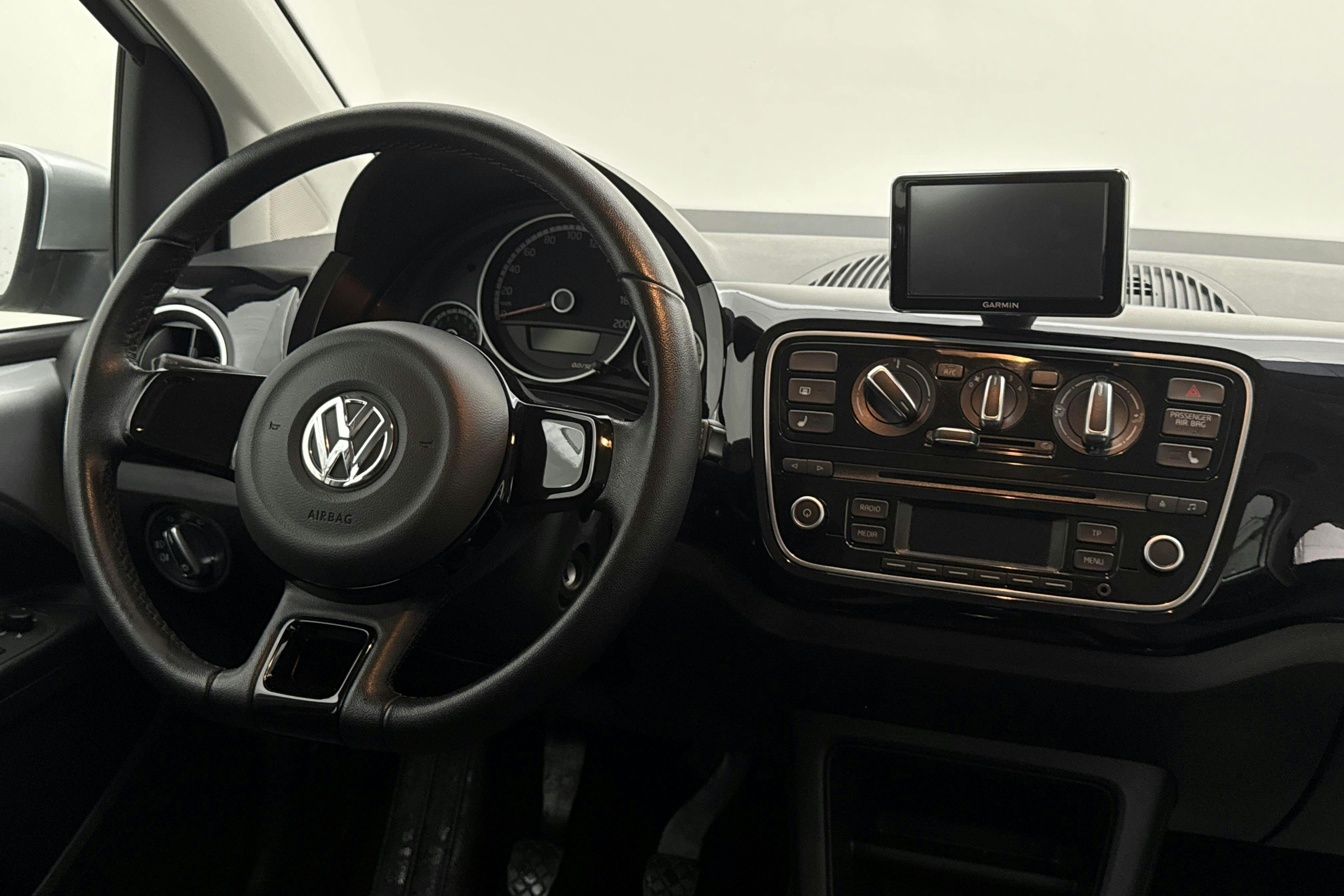 Esitlusfoto 18 aadressil 18: VW up! 1.0 5dr (75hk) - 91 310 km - Käsitsi - hõbe - 2016