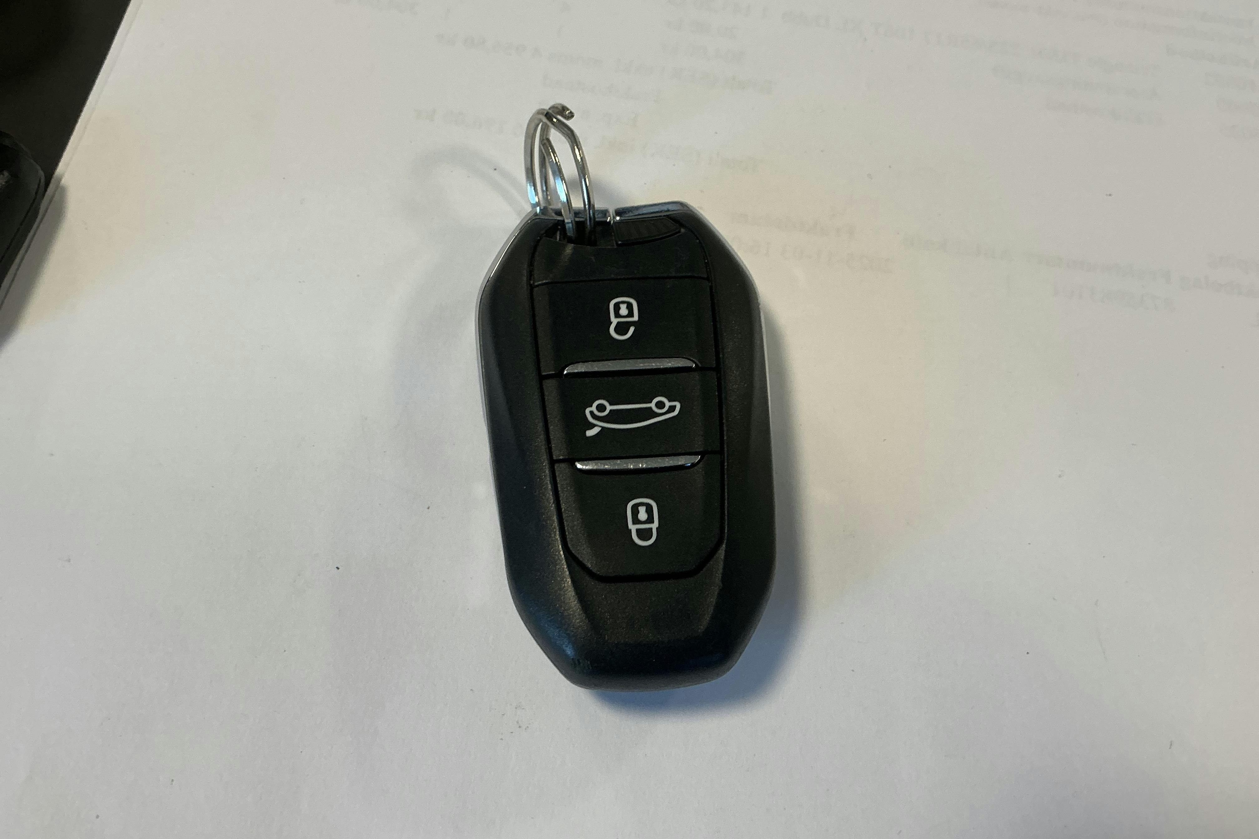 Presentation photo 16 of 16: Opel Grandland X 1.6 AWD PHEV (300hk) - 41 680 km - Automatic - gray - 2021