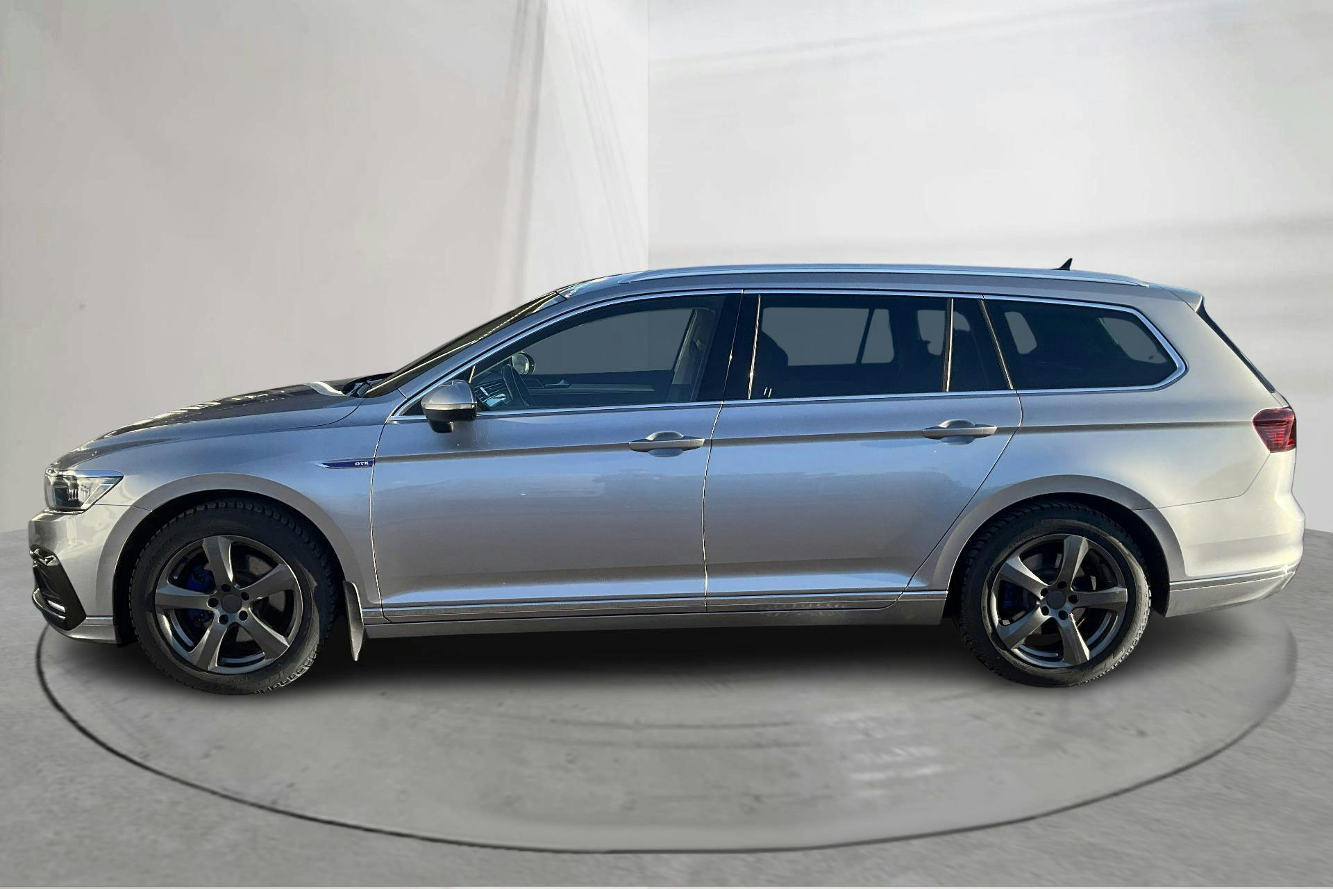 Presentation photo 2 of 18: VW Passat 1.4 GTE Sportscombi (218hk) - 136 620 km - Automatic - silver - 2021