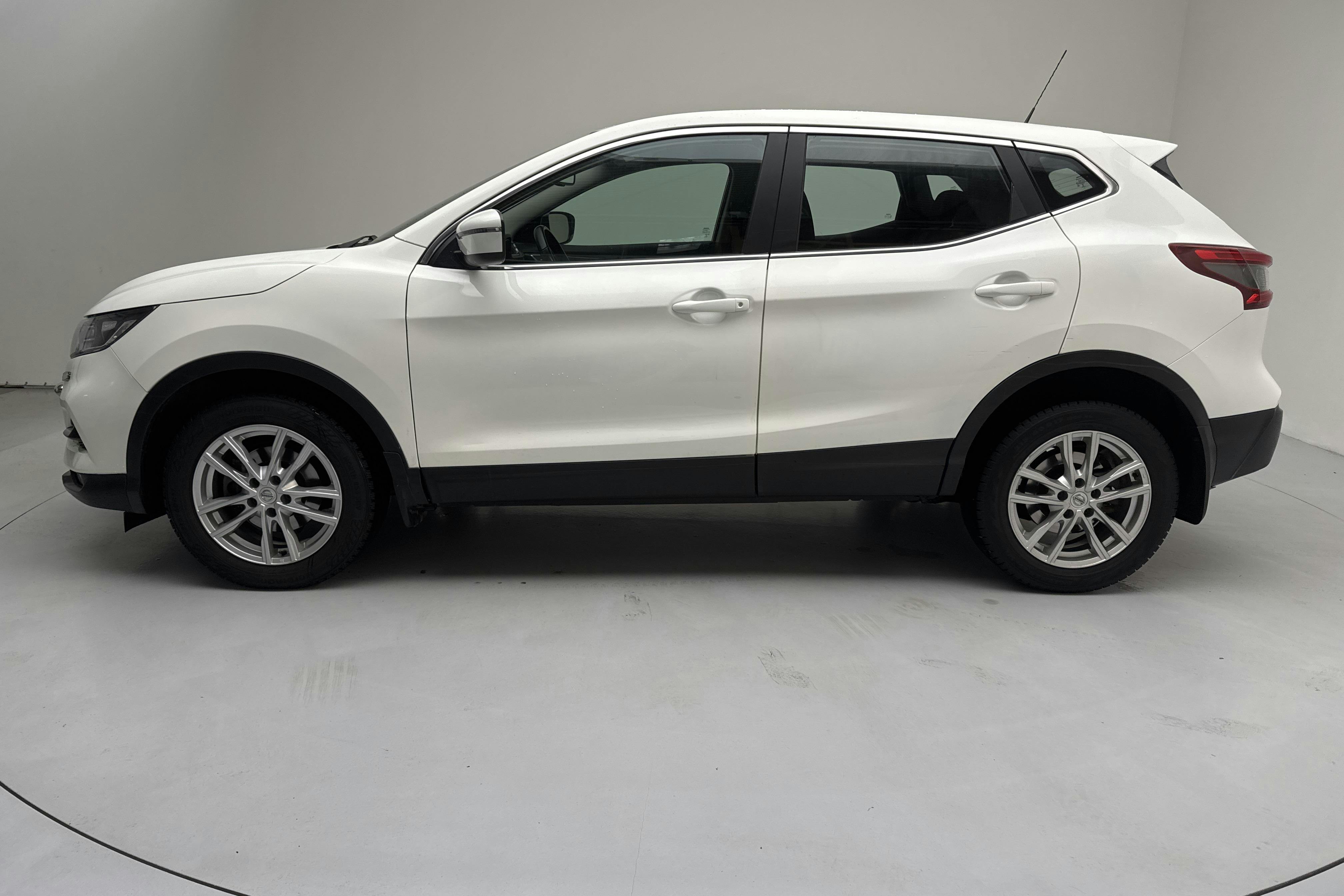 Presentation photo 2 of 13: Nissan Qashqai 1.5 dCi (115hk) - 180 490 km - Automatic - white - 2019