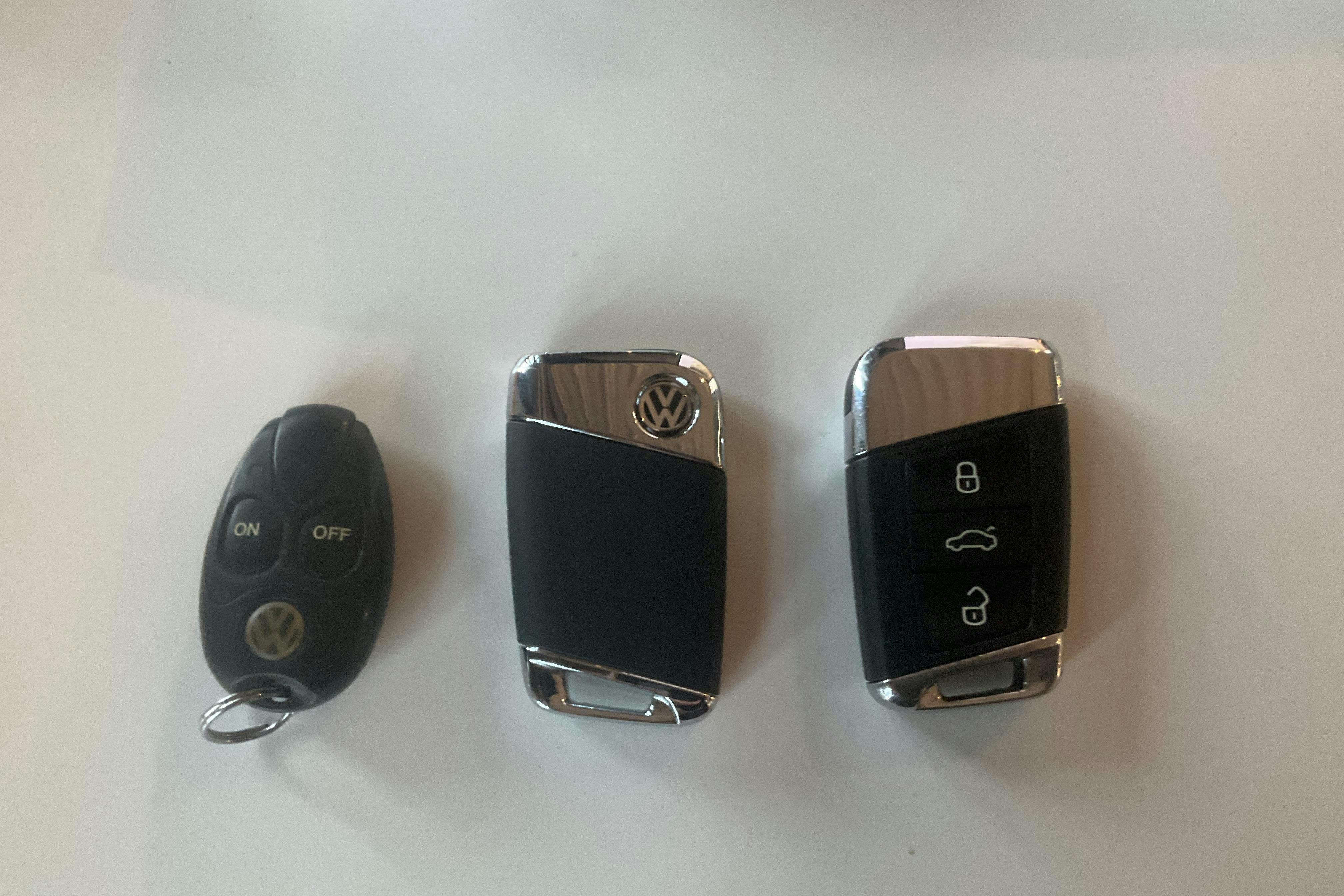 Esittelykuva 14 osoitteesta 14: VW Passat 2.0 TDI Sportscombi (150hk) - 299 790 km - Manuaalinen - valkoinen - 2015