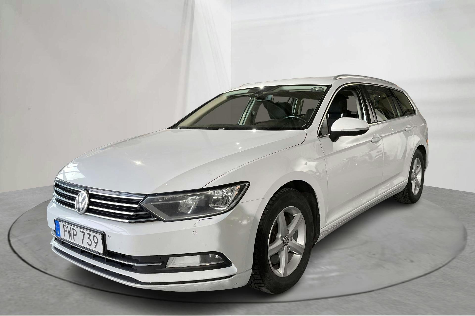 Esittelykuva 1 osoitteesta 14: VW Passat 2.0 TDI Sportscombi (150hk) - 299 790 km - Manuaalinen - valkoinen - 2015