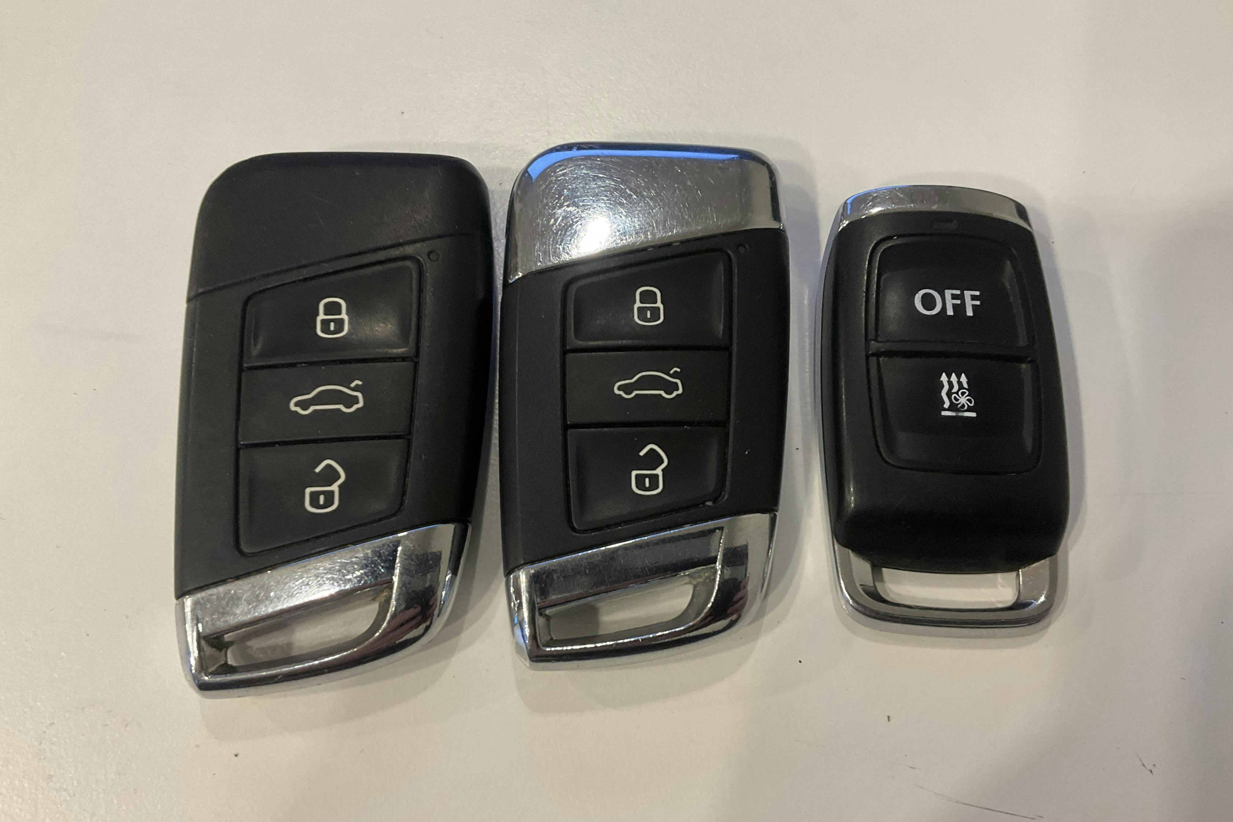 Esitlusfoto 23 aadressil 23: VW Passat 1.4 Plug-in-Hybrid Sportscombi (218hk) - 146 650 km - Automaatne - valge - 2017