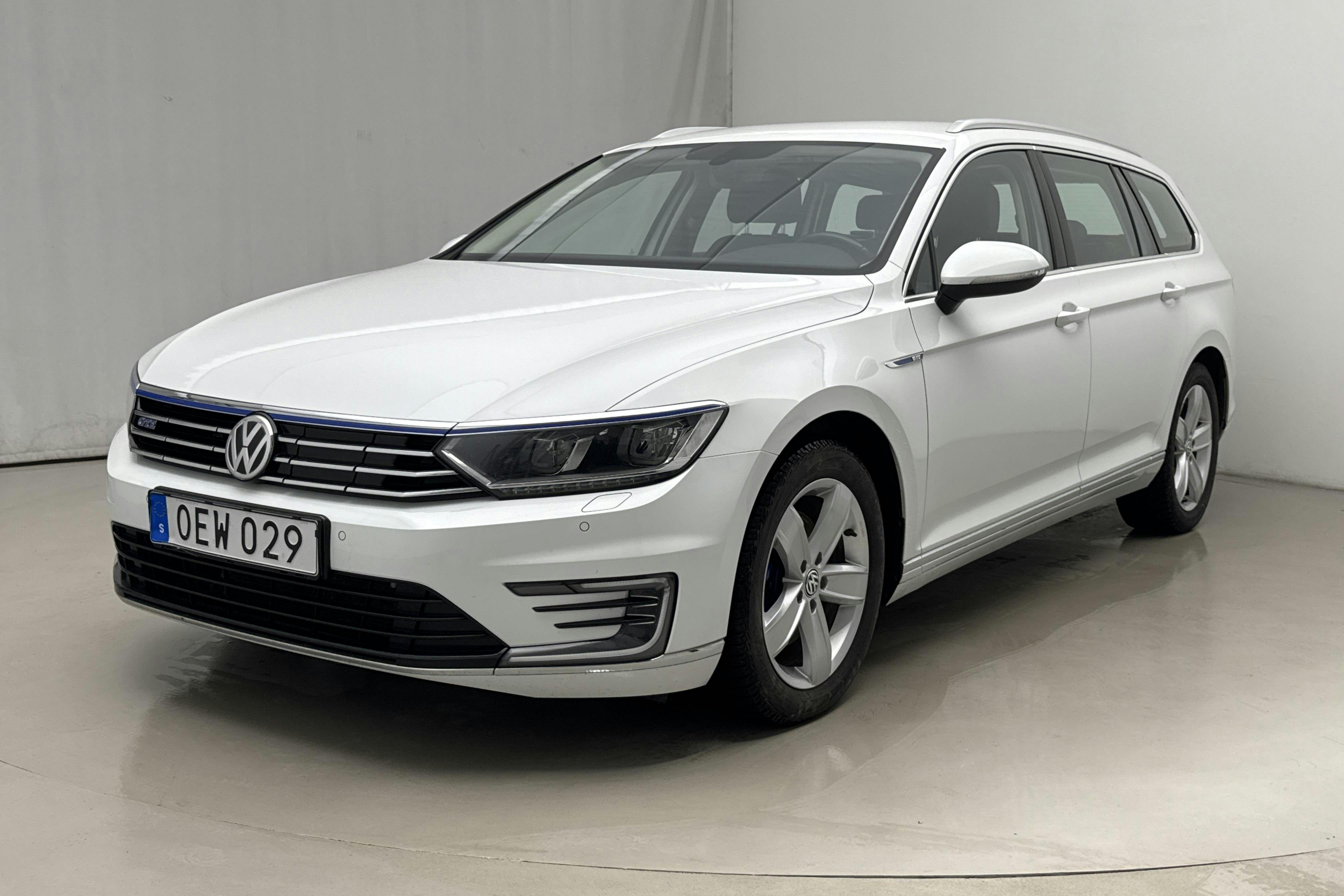 Esitlusfoto 1 aadressil 23: VW Passat 1.4 Plug-in-Hybrid Sportscombi (218hk) - 146 650 km - Automaatne - valge - 2017