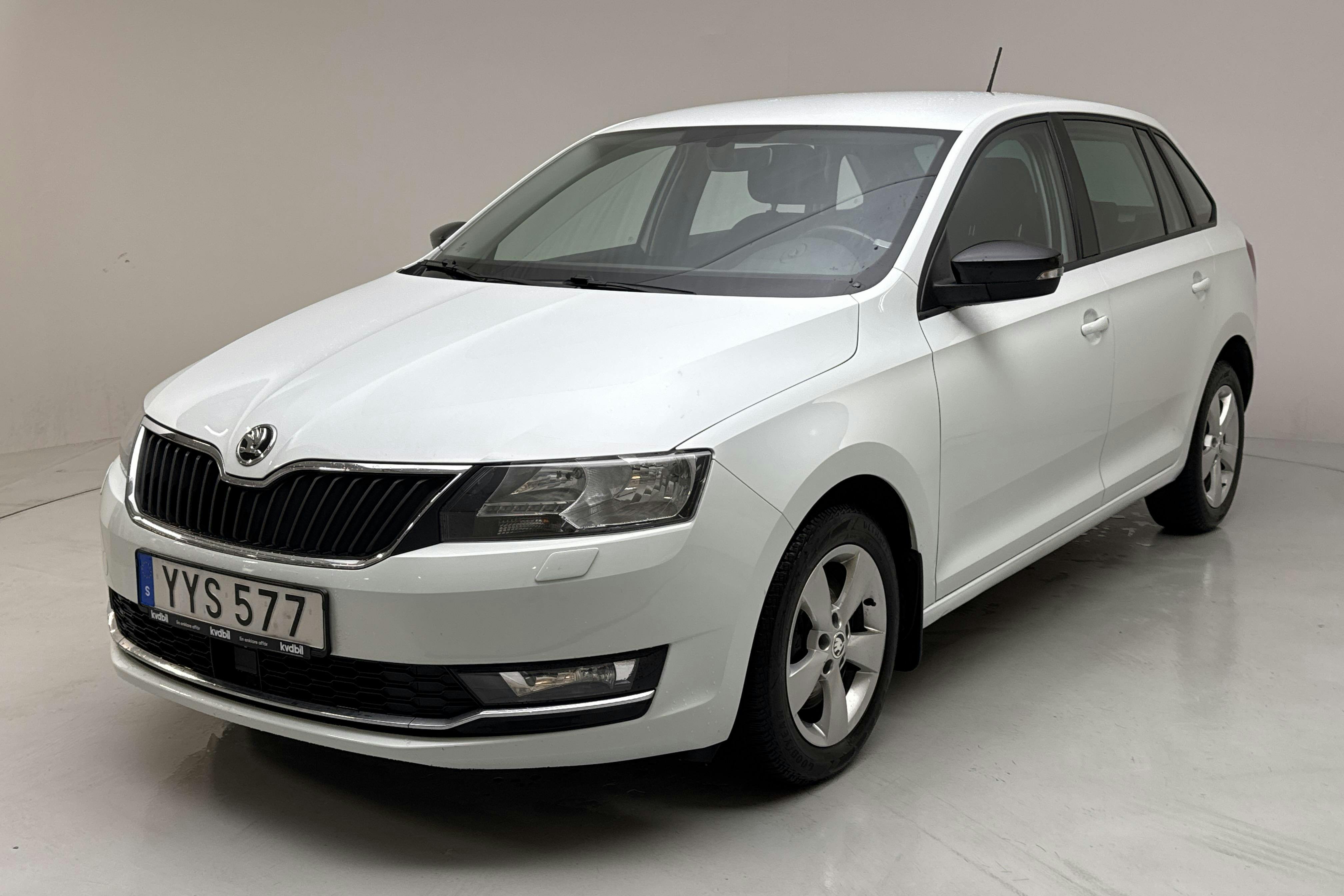 Presentation photo 1 of 12: Skoda Rapid 1.0 TSI Spaceback (110hk) - 63 580 km - Manual - white - 2018