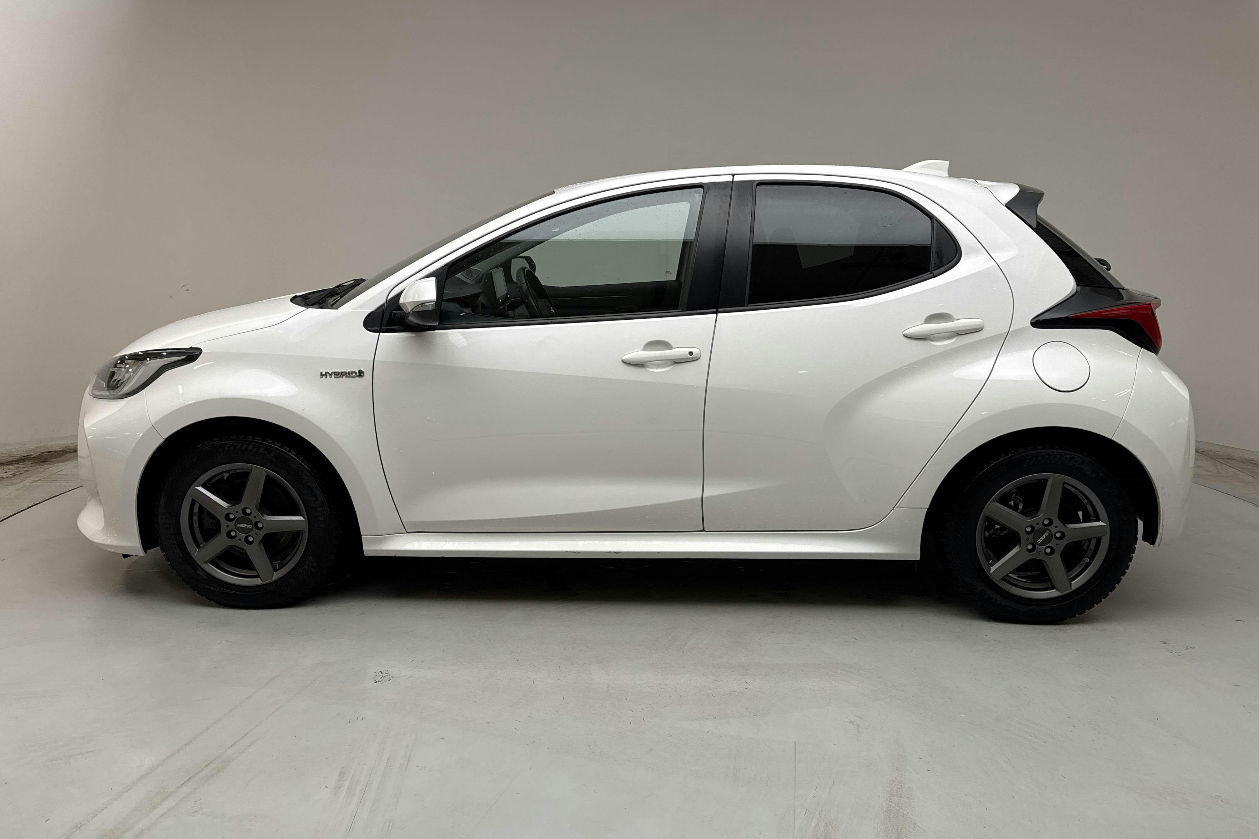 Presentation photo 2 of 12: Toyota Yaris 1.5 Hybrid 5dr (116hk) - 85 930 km - Automatic - white - 2021